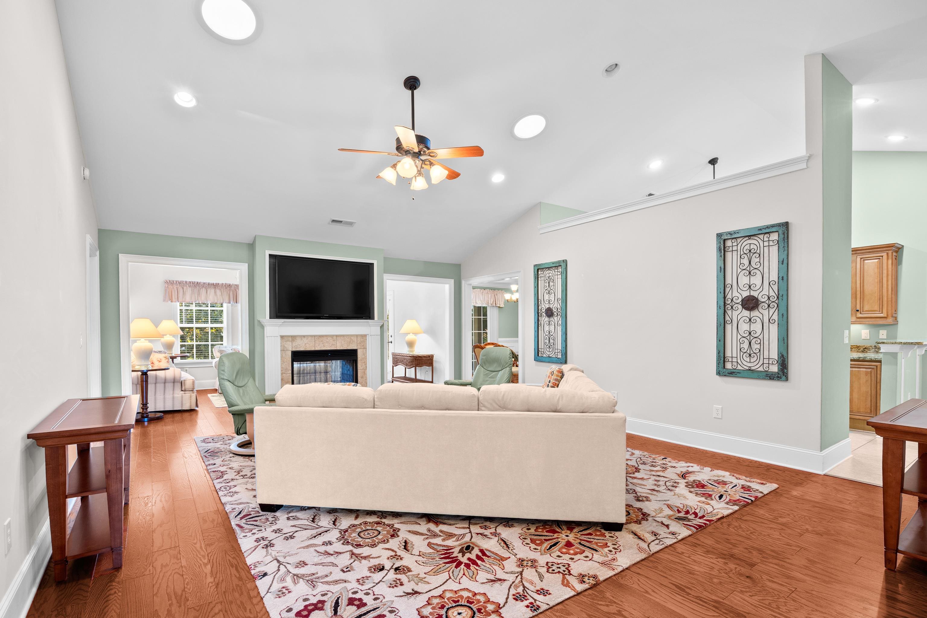 504 Harrington Ct. Property Photo 6