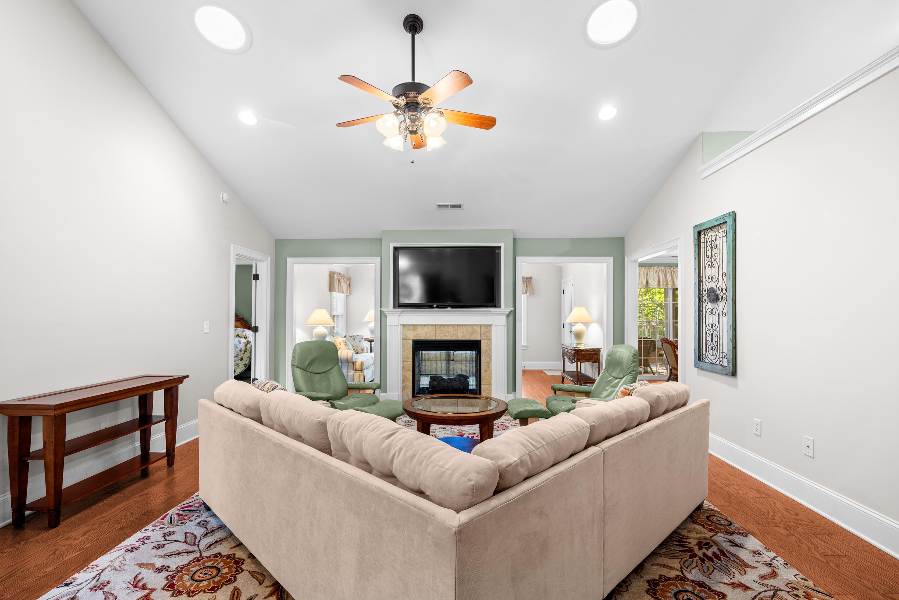 504 Harrington Ct. Property Photo 7