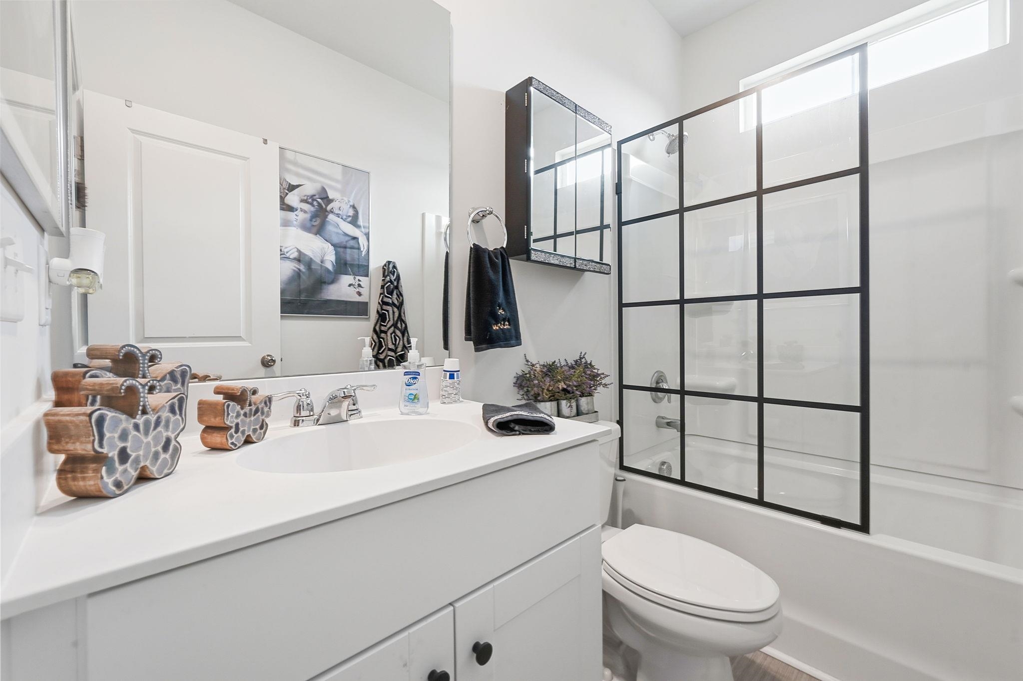 472 Craigflower Ct. Property Photo 10