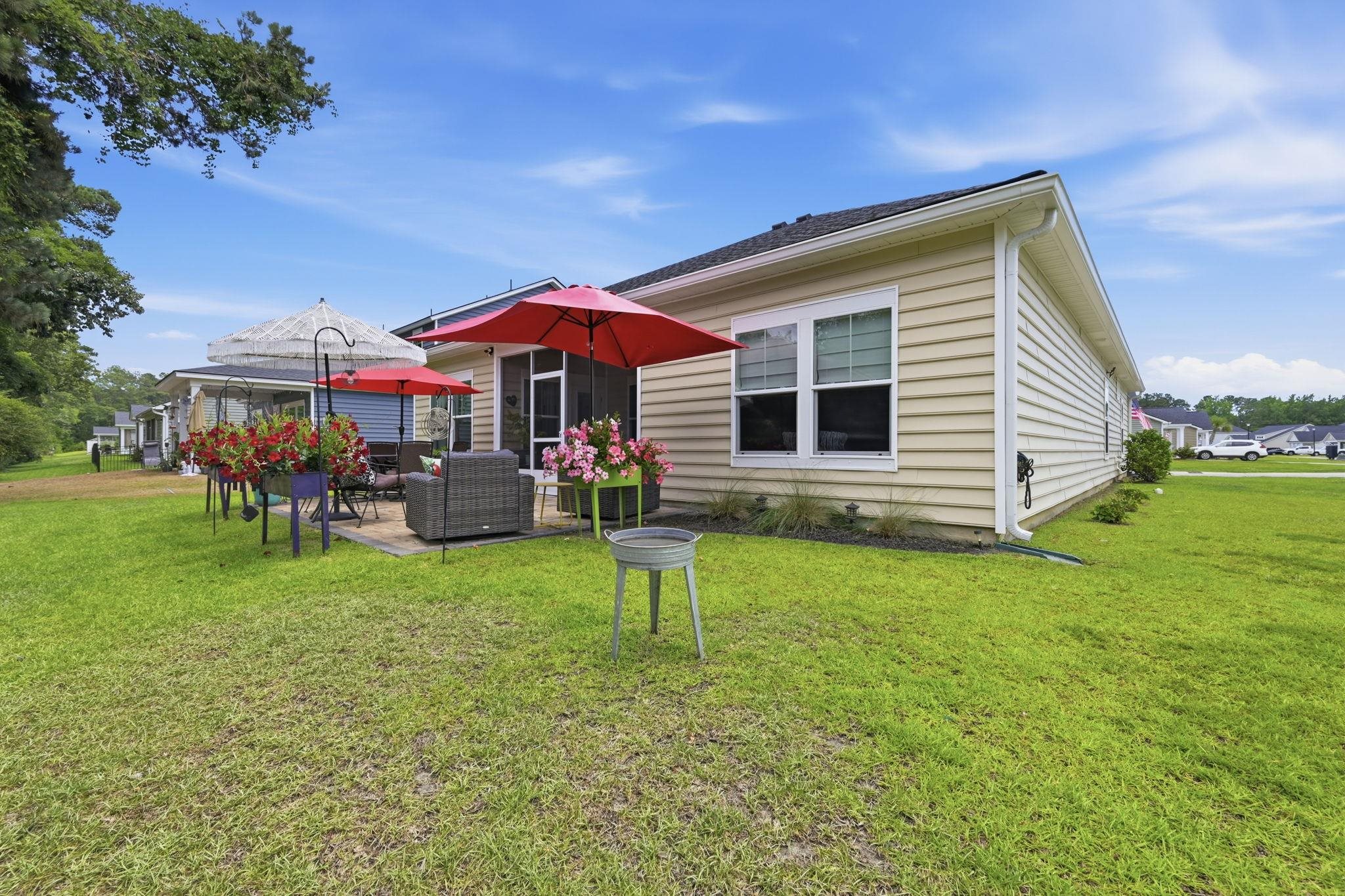 472 Craigflower Ct. Property Photo 38