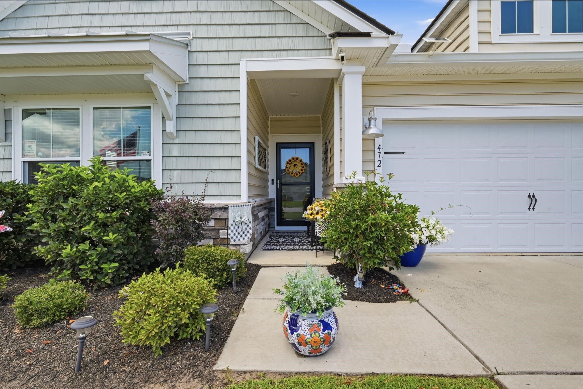 472 Craigflower Ct. Property Photo 41