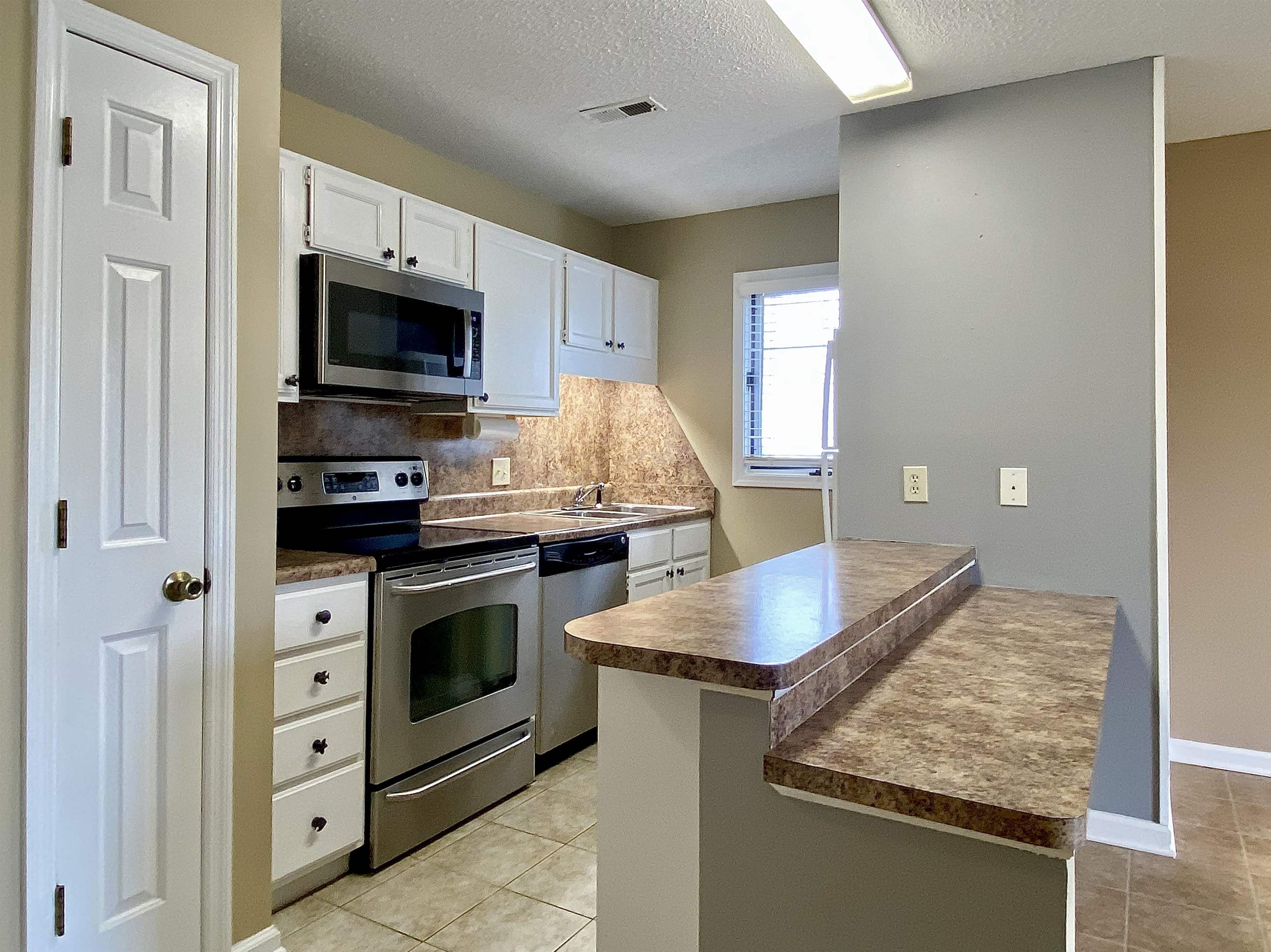 206 Double Eagle Dr. Property Photo 10