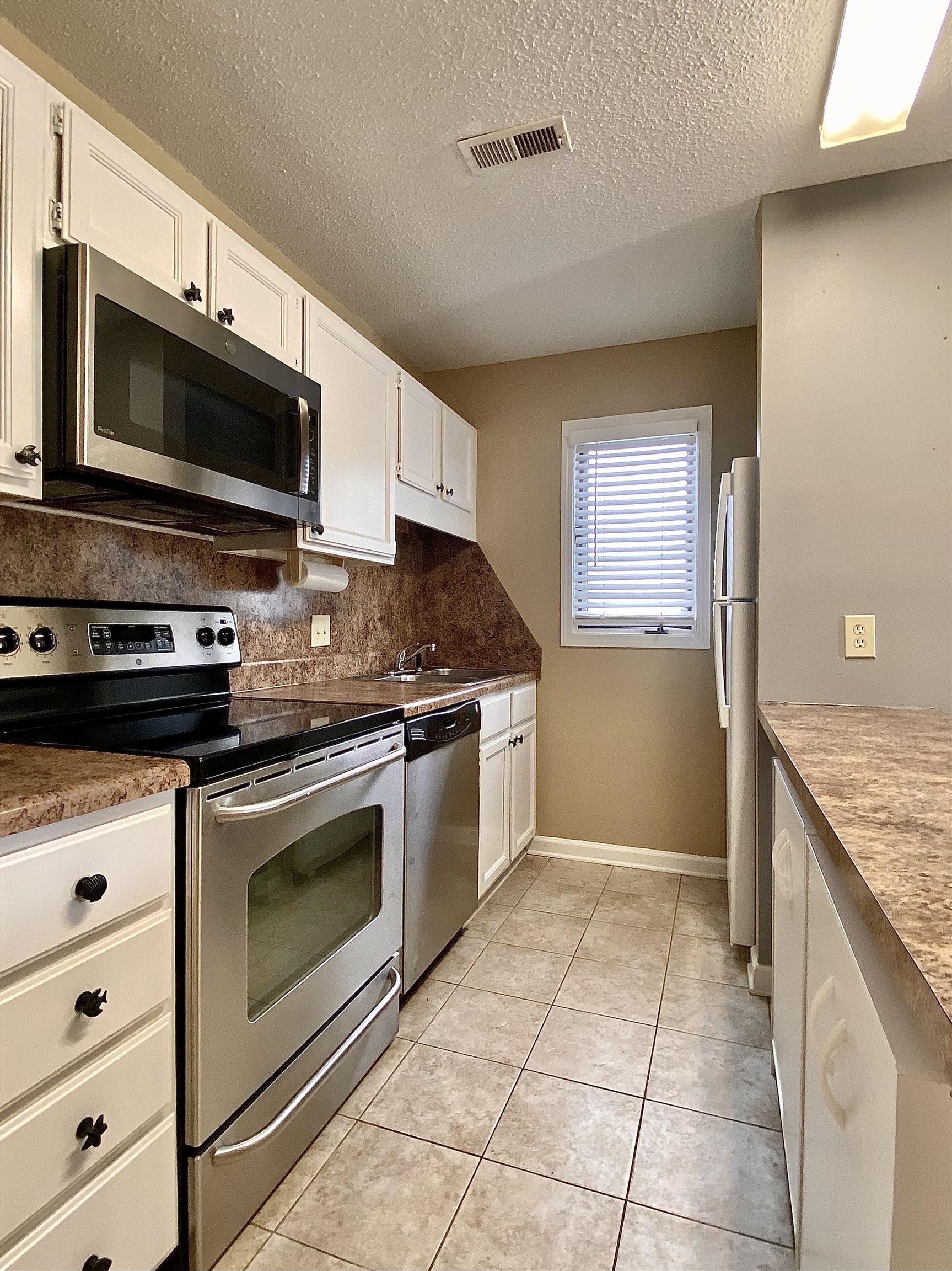 206 Double Eagle Dr. Property Photo 13