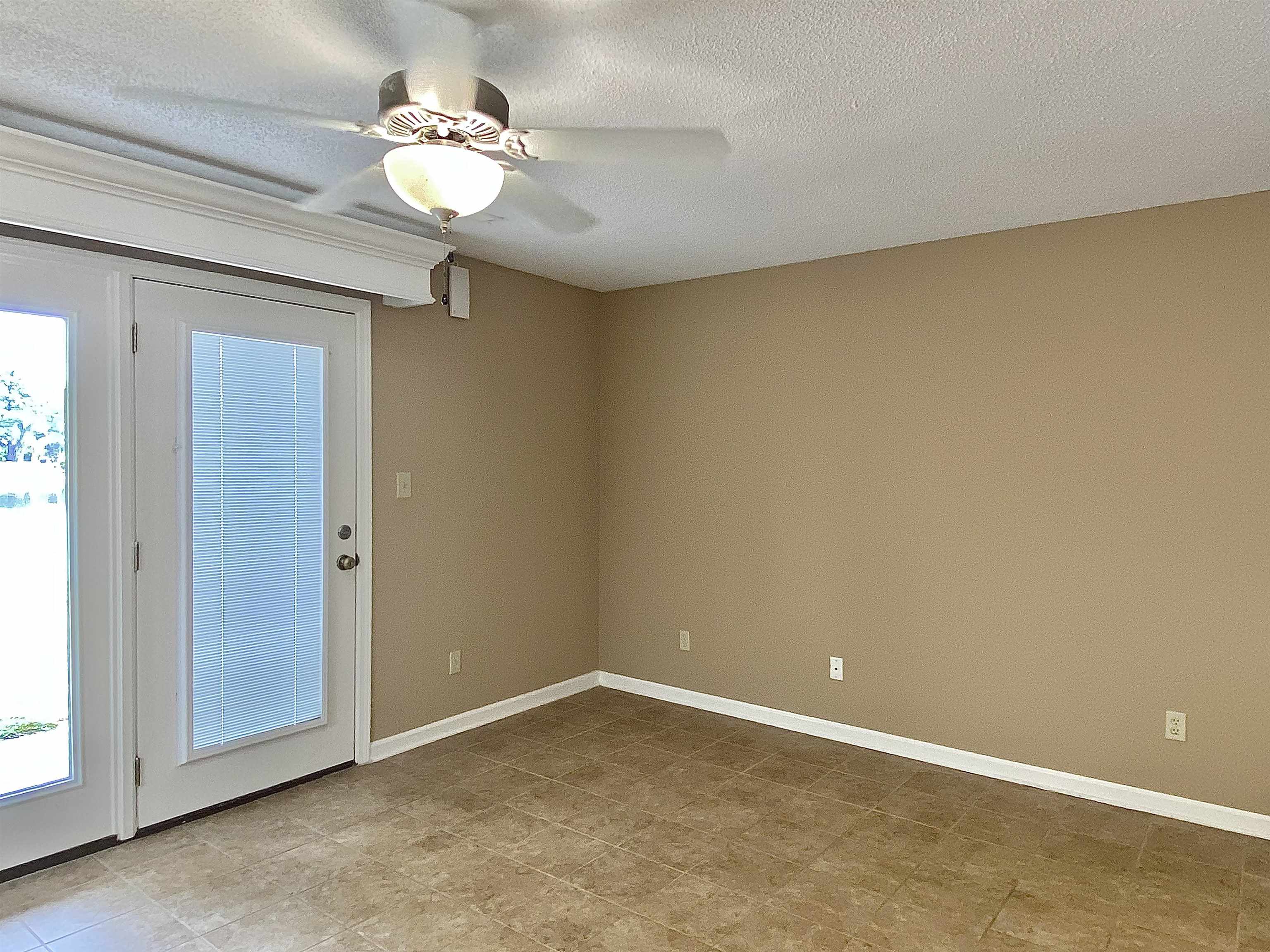 206 Double Eagle Dr. Property Photo 15