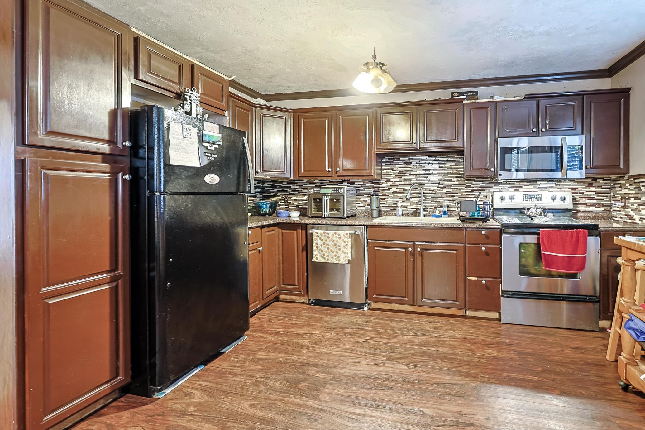4150 Horseshoe Rd. N Property Photo 6