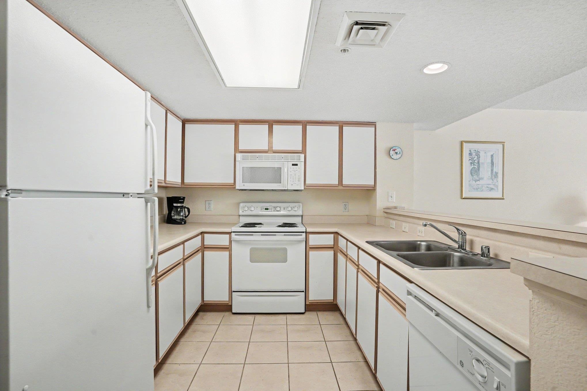 2711 S Ocean Blvd. Property Photo 8