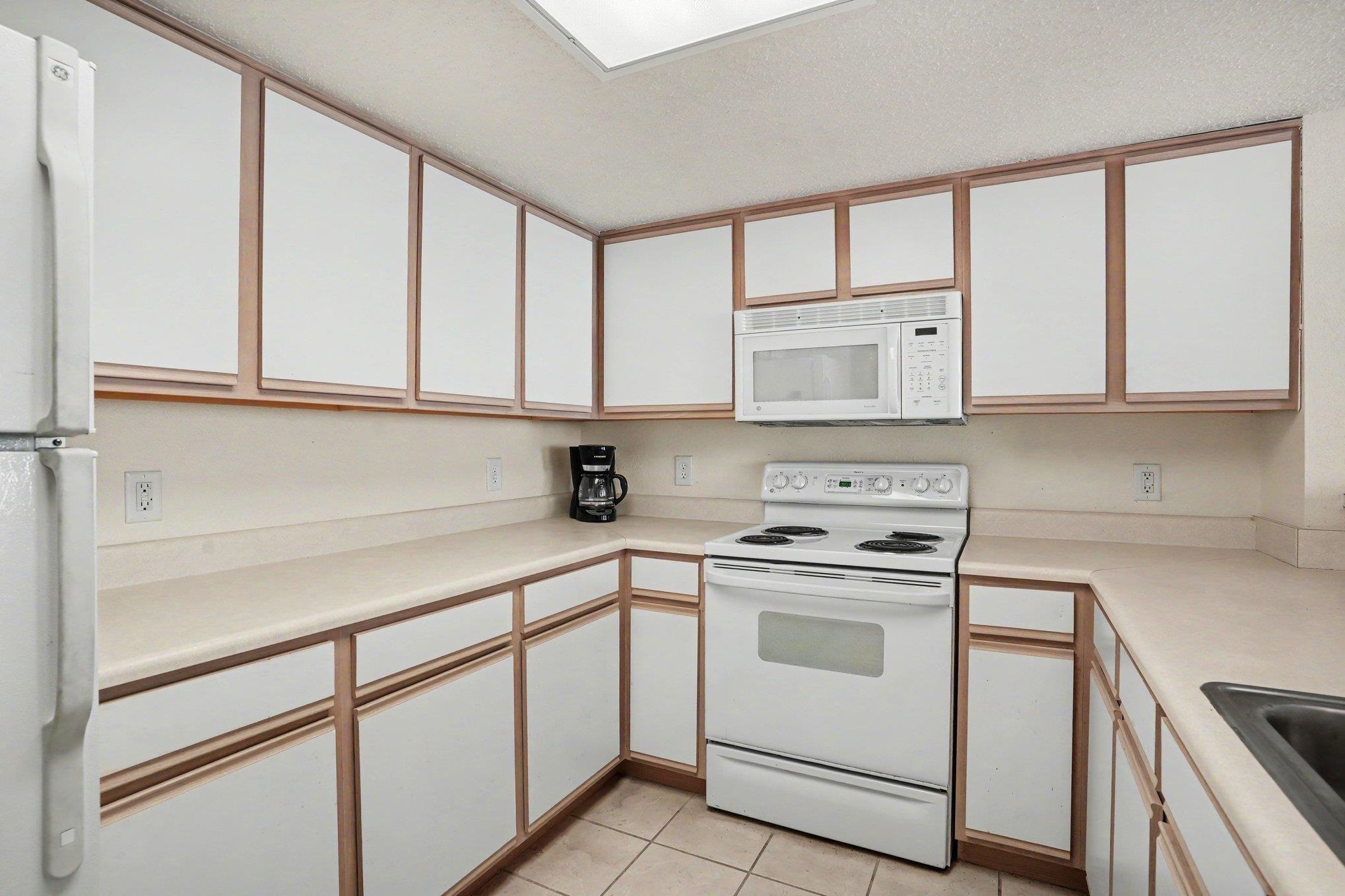 2711 S Ocean Blvd. Property Photo 9
