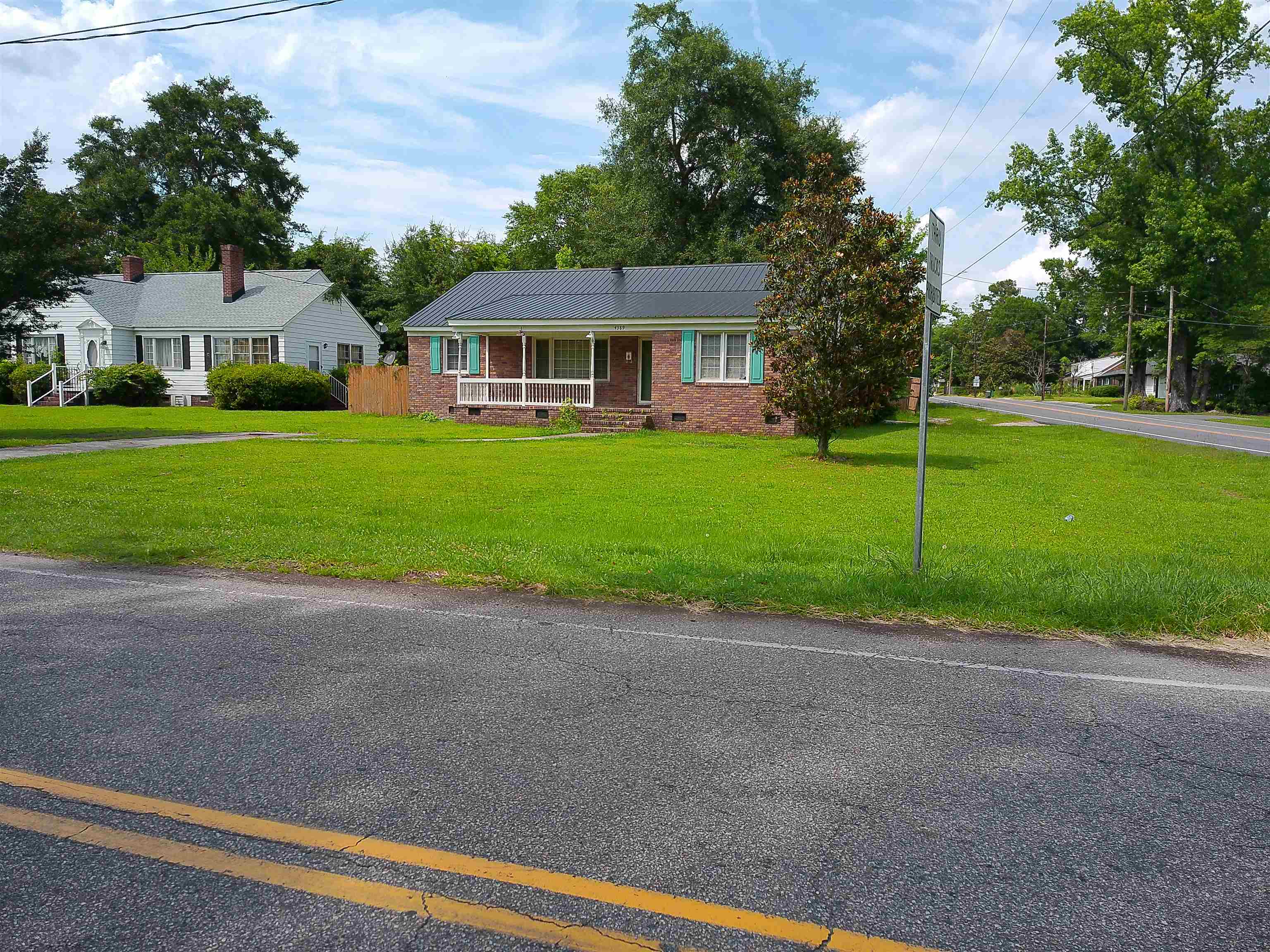 4389 Mcqueen St. Property Photo 3
