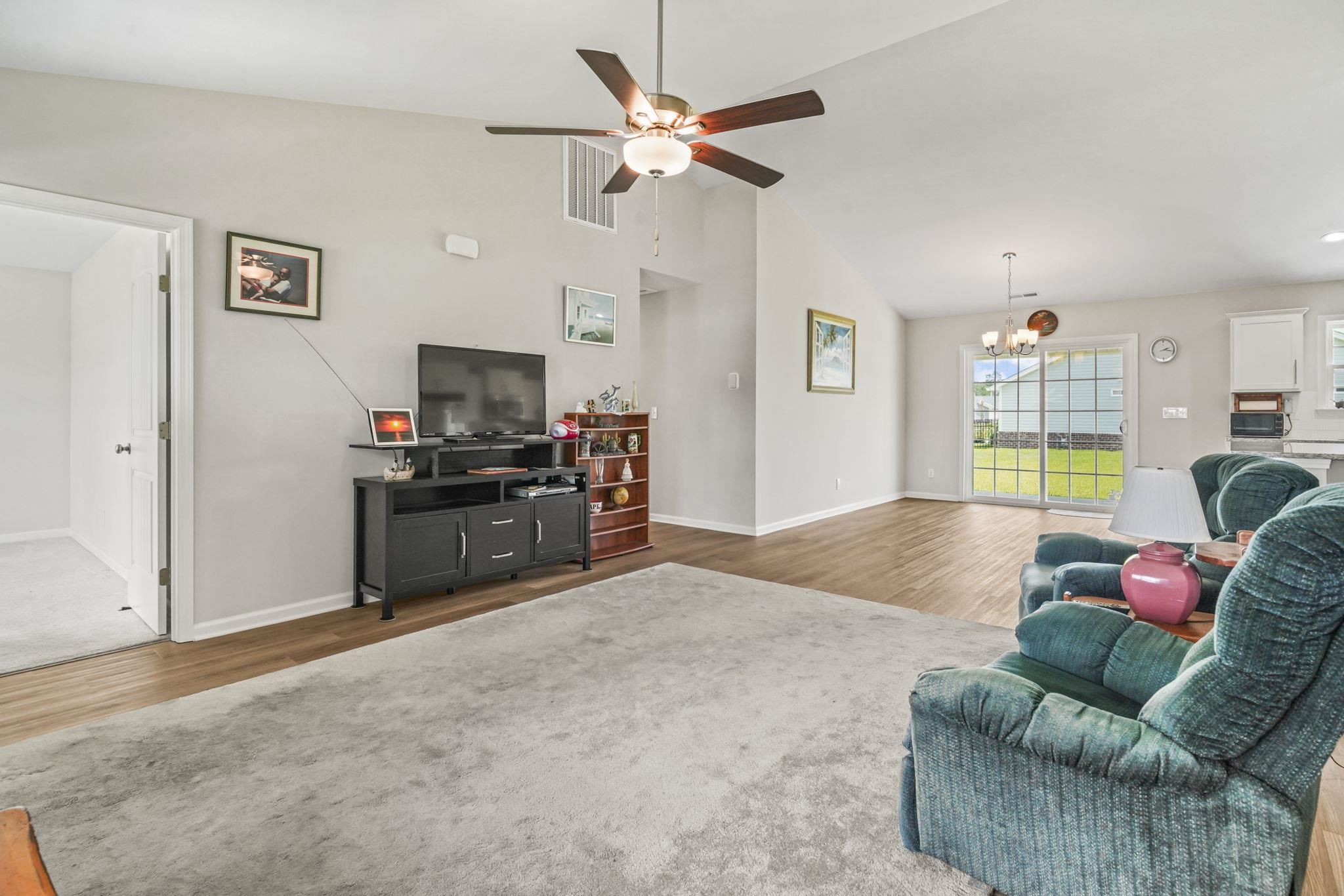 602 Lightwood Dr. Property Photo 5