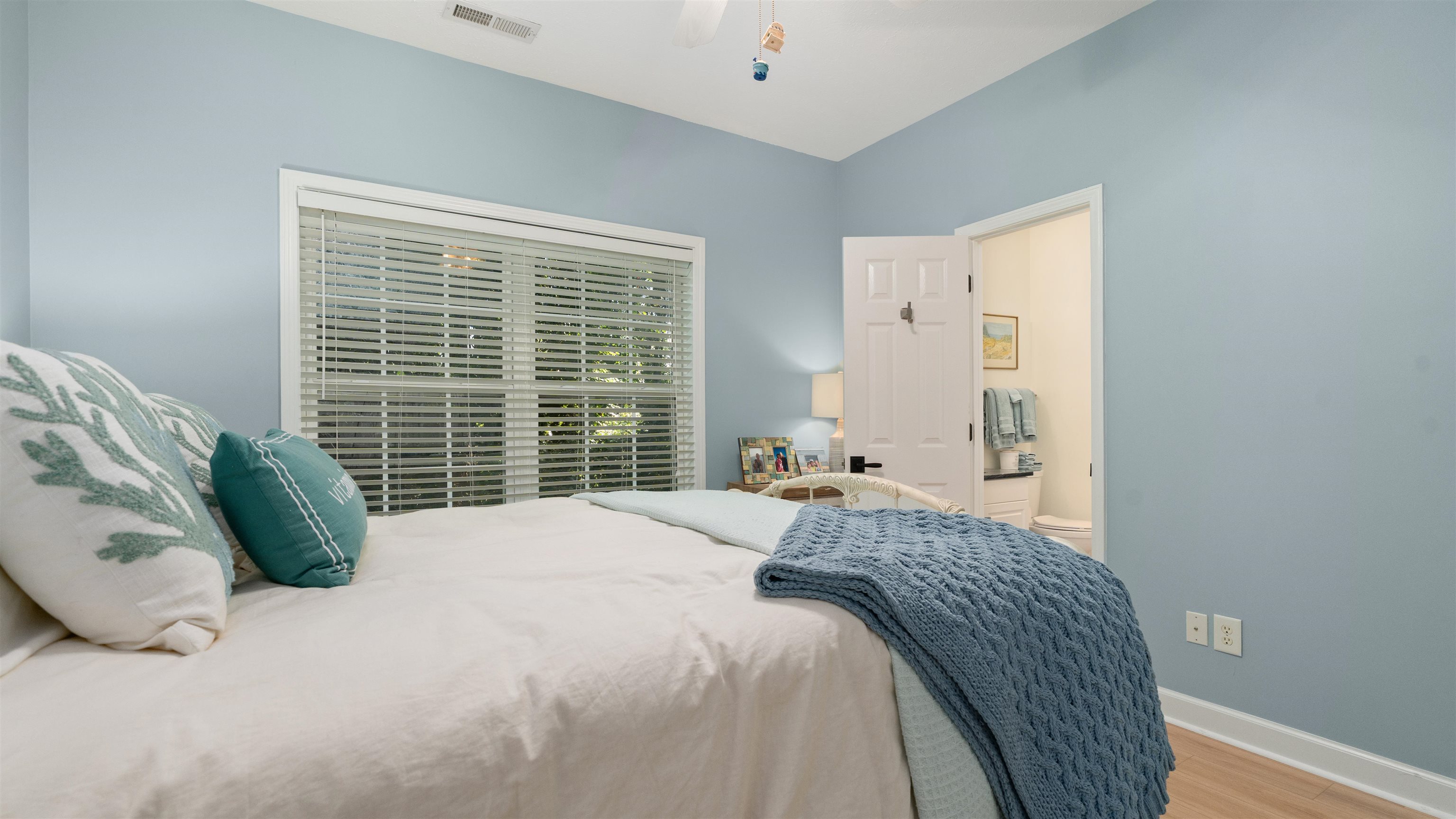 55 Seagrove Ct. Property Photo 20