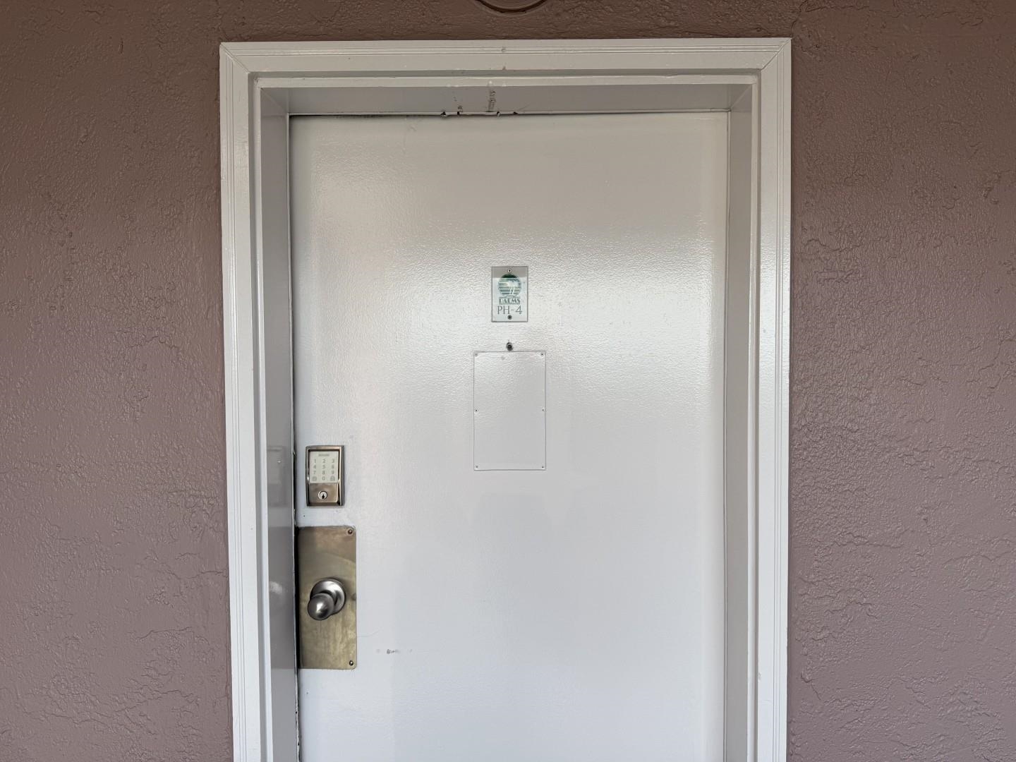 2406 N Ocean Blvd. Property Photo 2