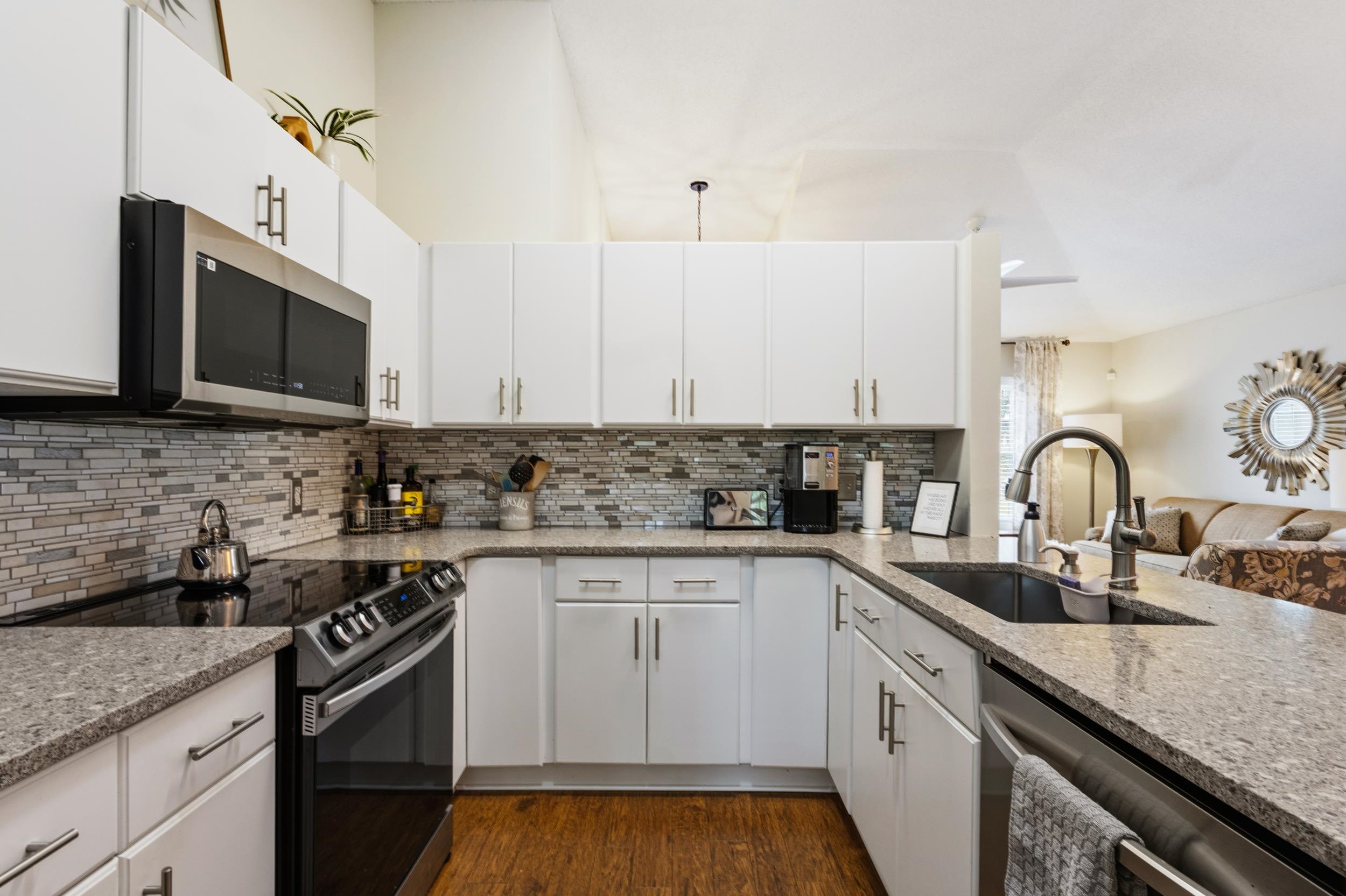 9805 Simonton Ct. Property Photo 19