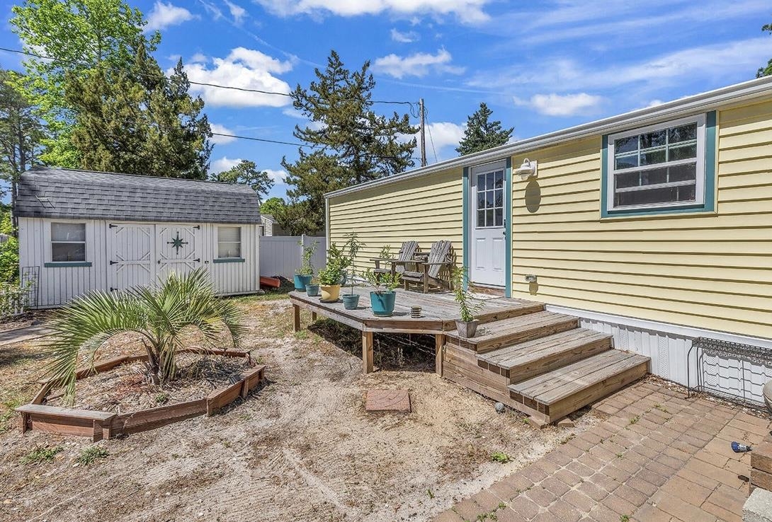 2729 Libra Dr. Property Photo 4