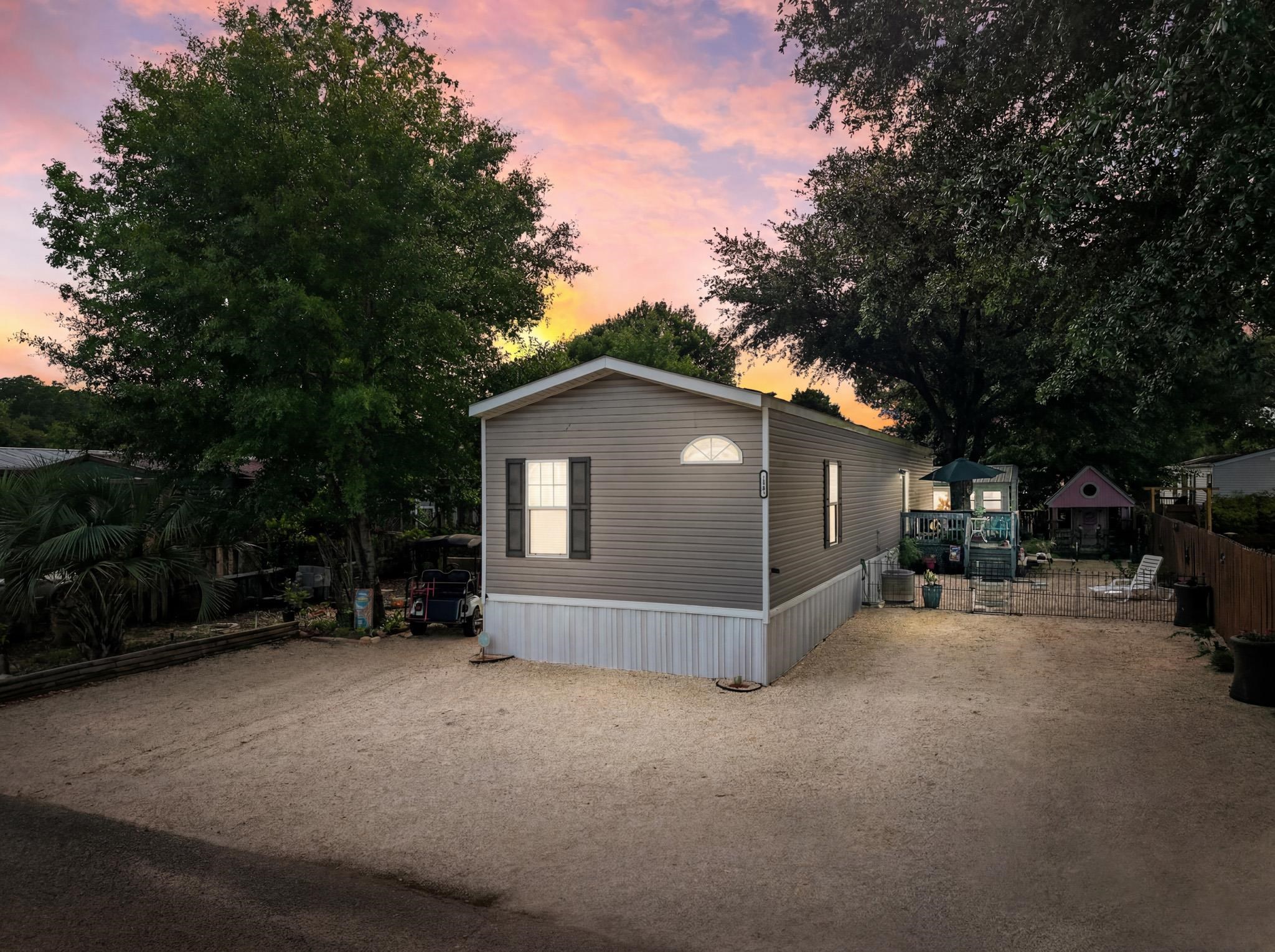 144 Crooked Island Circle Property Photo 1