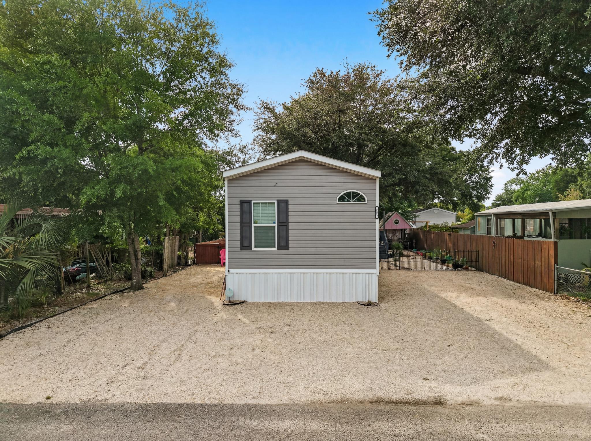 144 Crooked Island Circle Property Photo 2