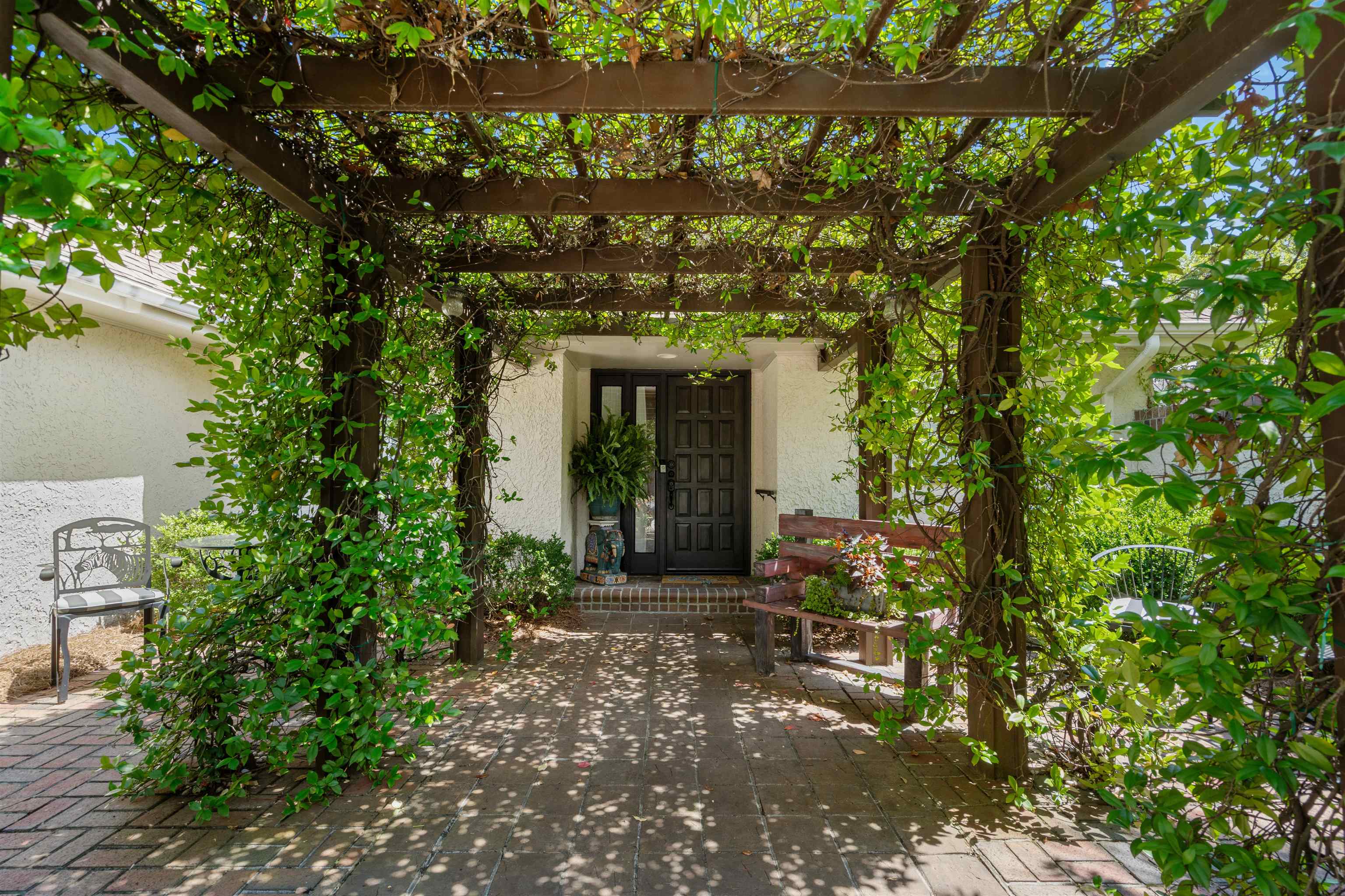 7 Valencia Circle Property Photo 2