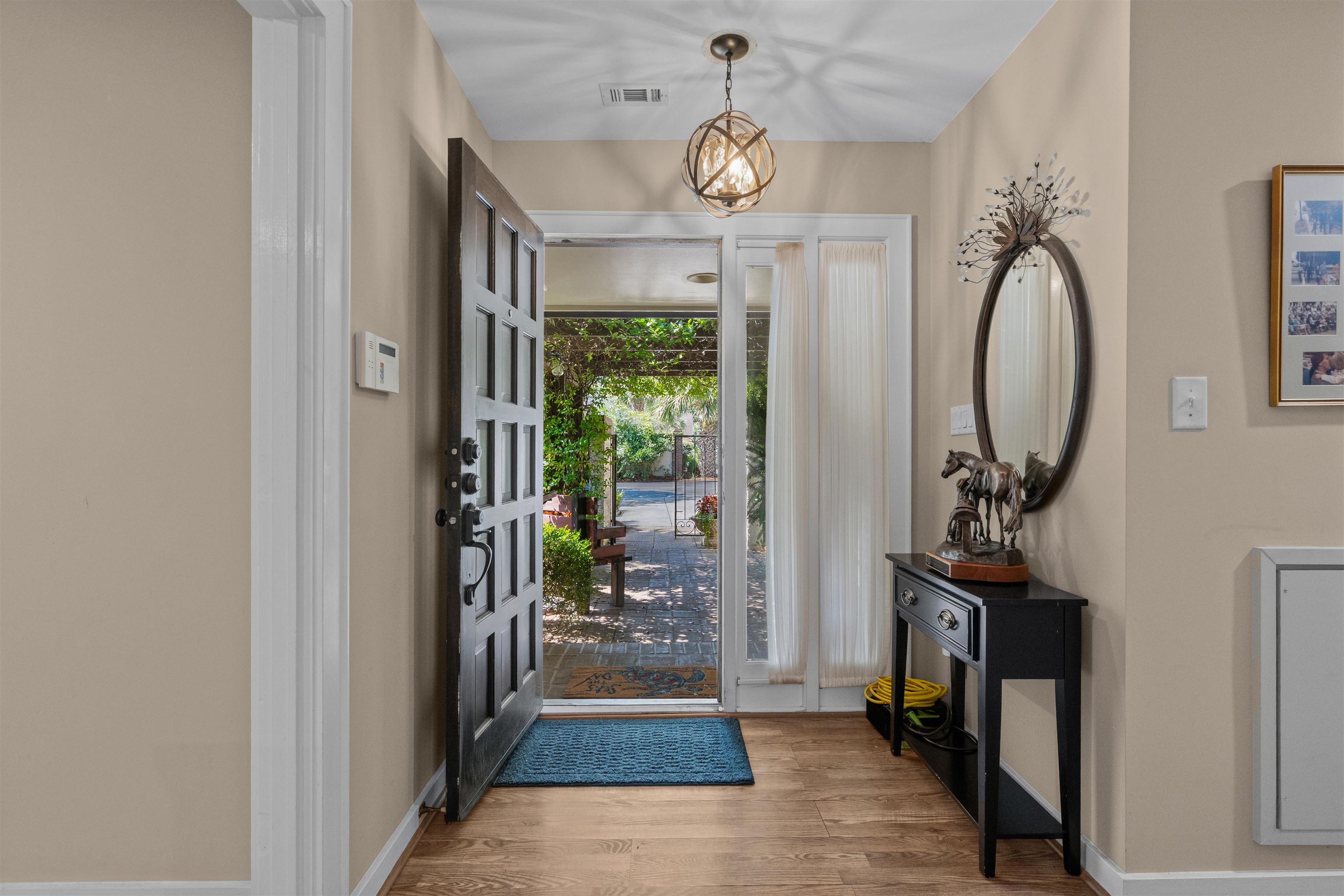 7 Valencia Circle Property Photo 4