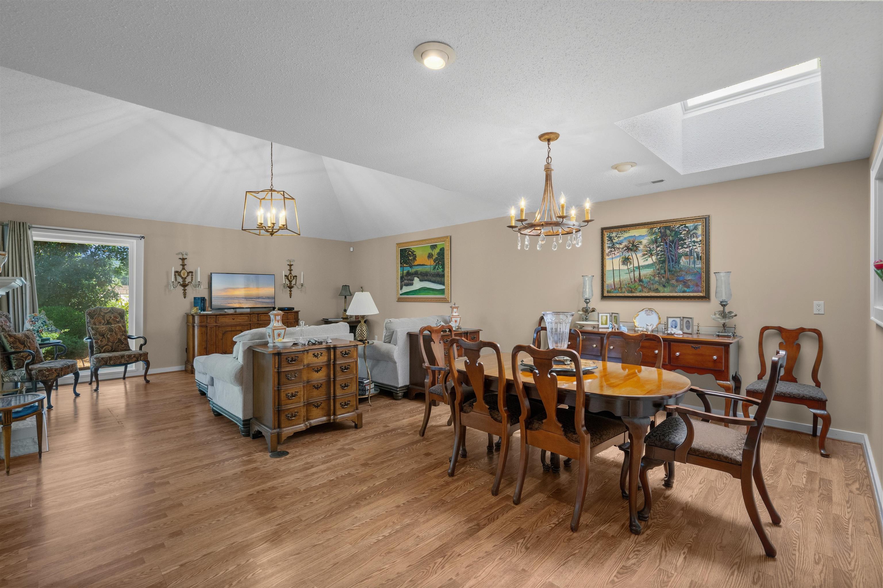 7 Valencia Circle Property Photo 5