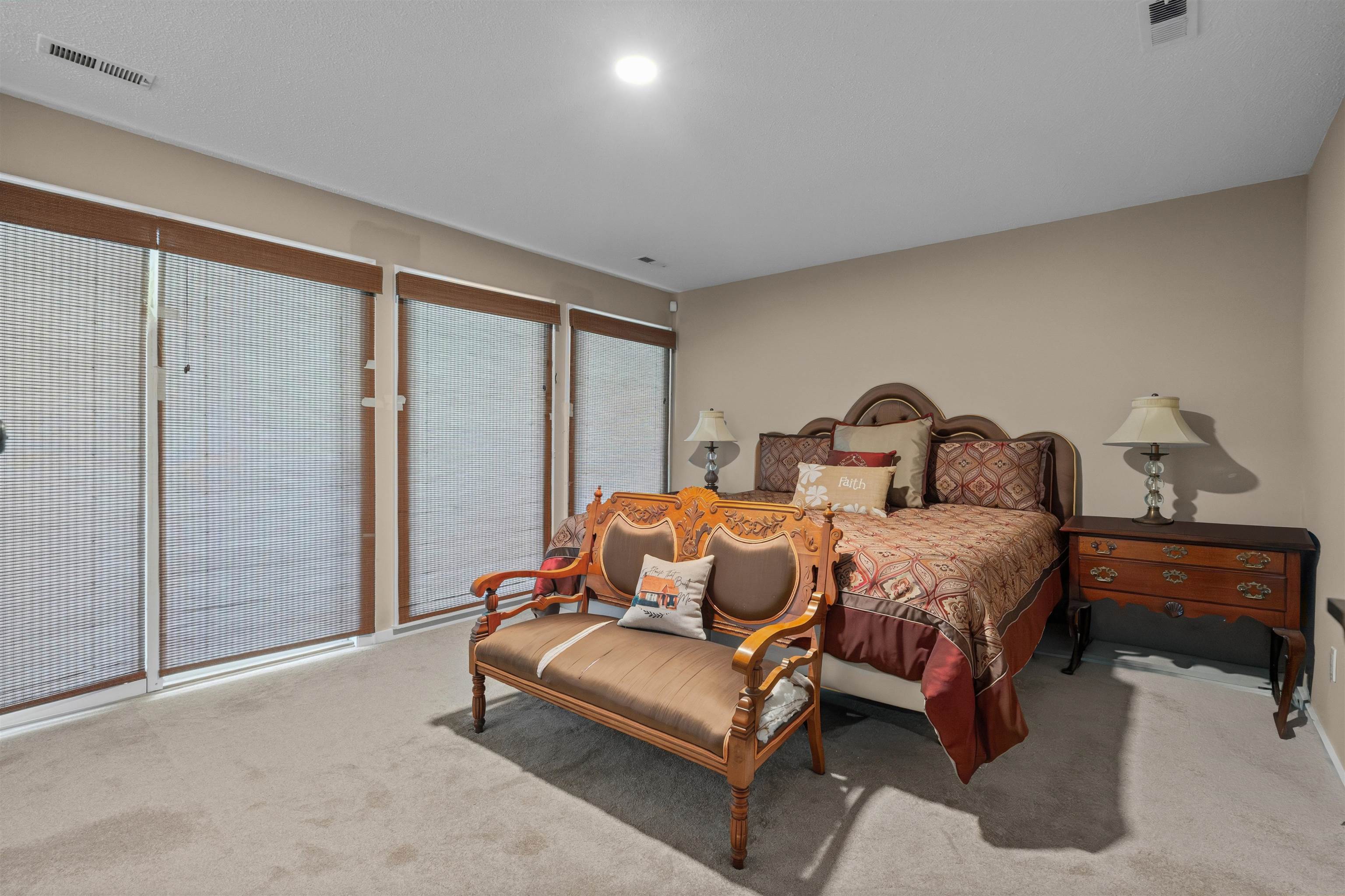 7 Valencia Circle Property Photo 17