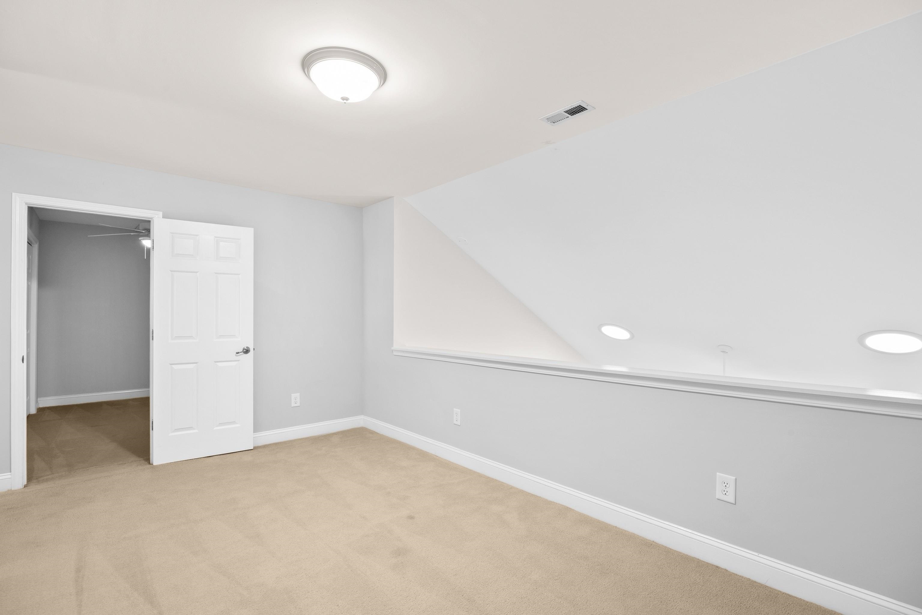 714 Botany Loop Property Photo 34