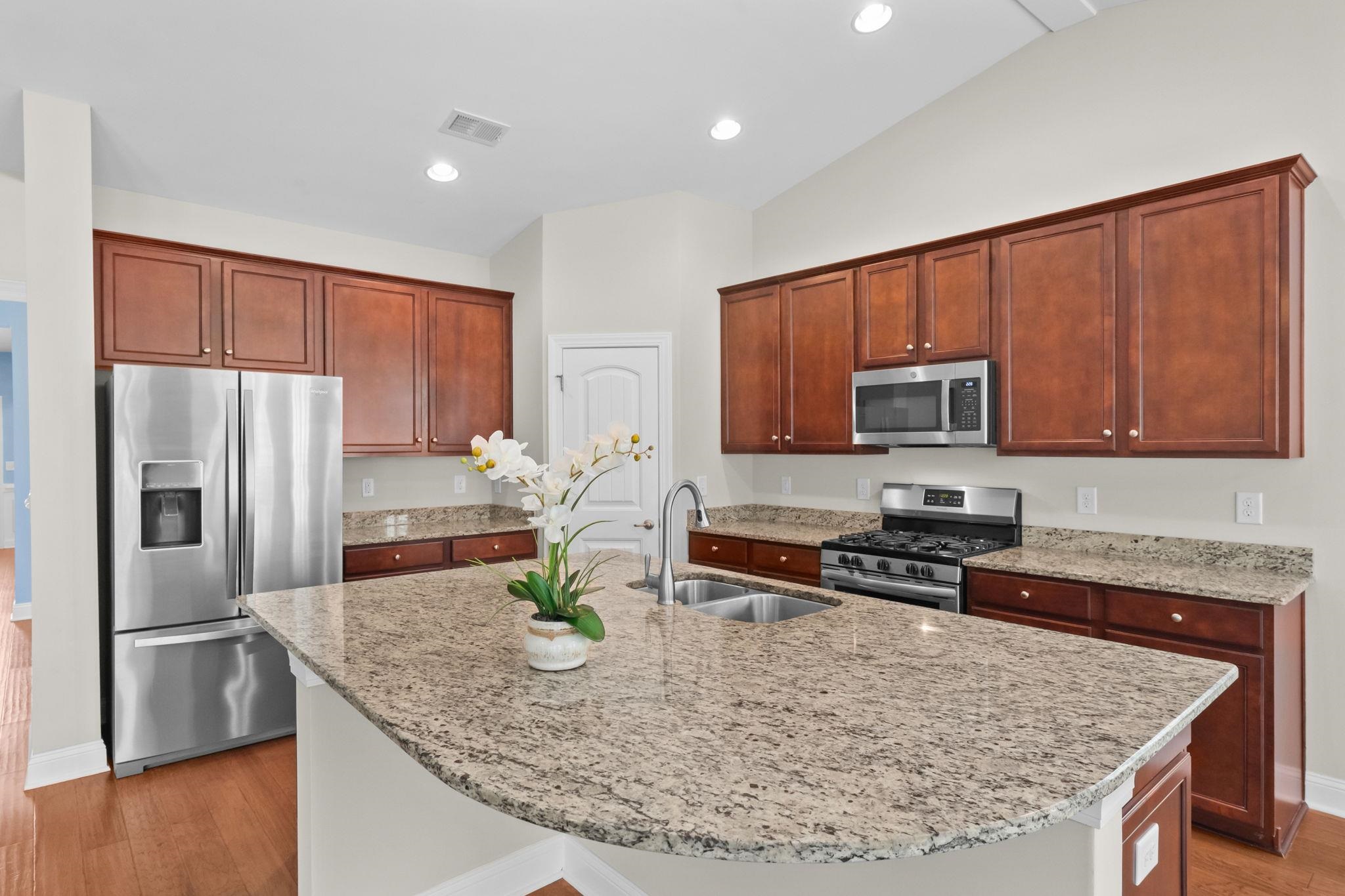 1801 Orchard Dr. Property Photo 2