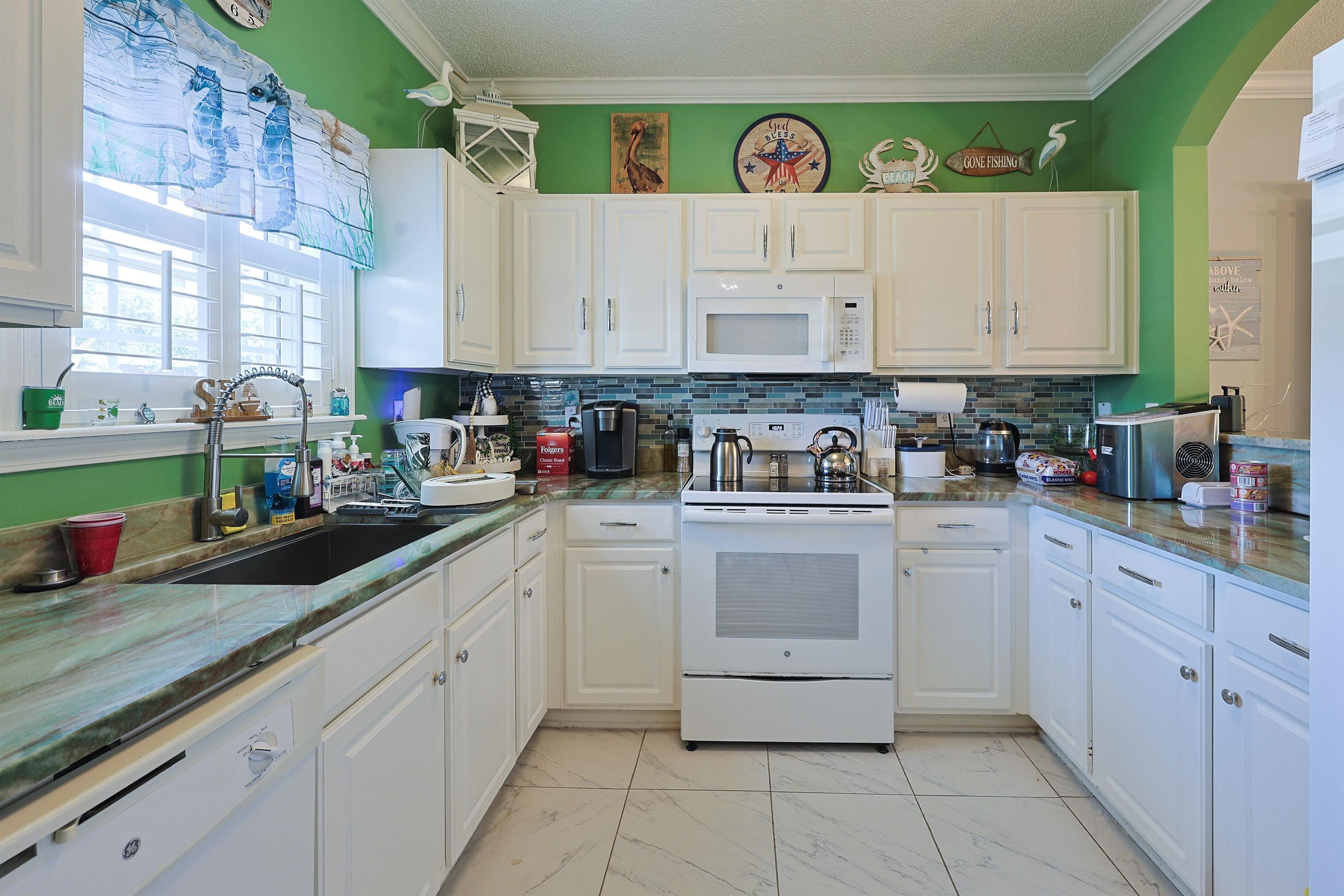 6203 Catalina Dr. Property Photo 5