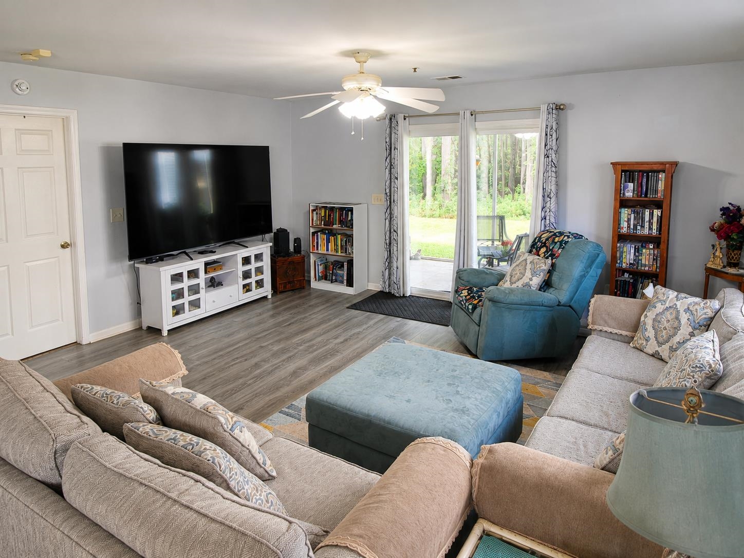 4842 Meadowsweet Dr. Property Photo 5