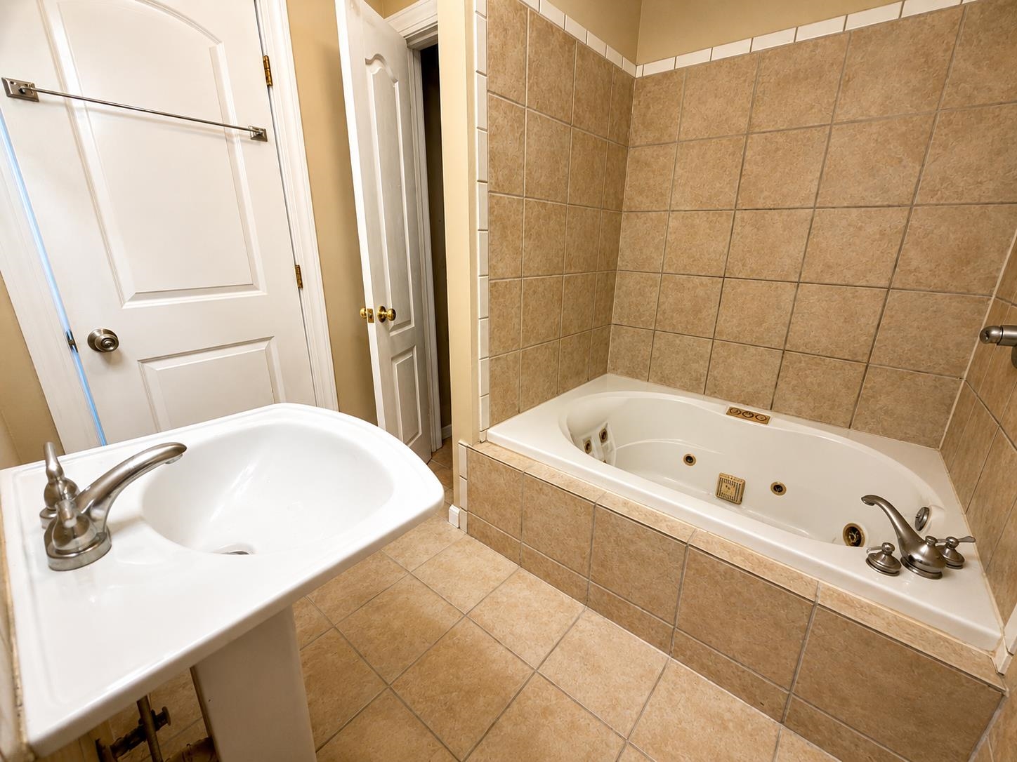 533 Black River Rd. Property Photo 4