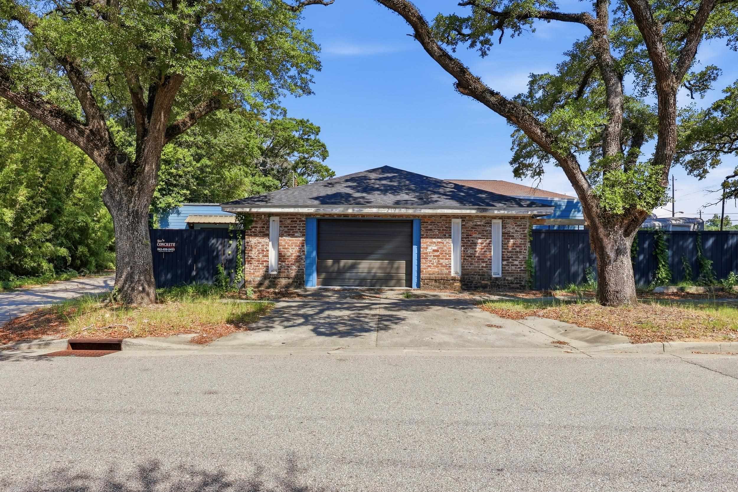 219 Dozier St. Property Photo 1