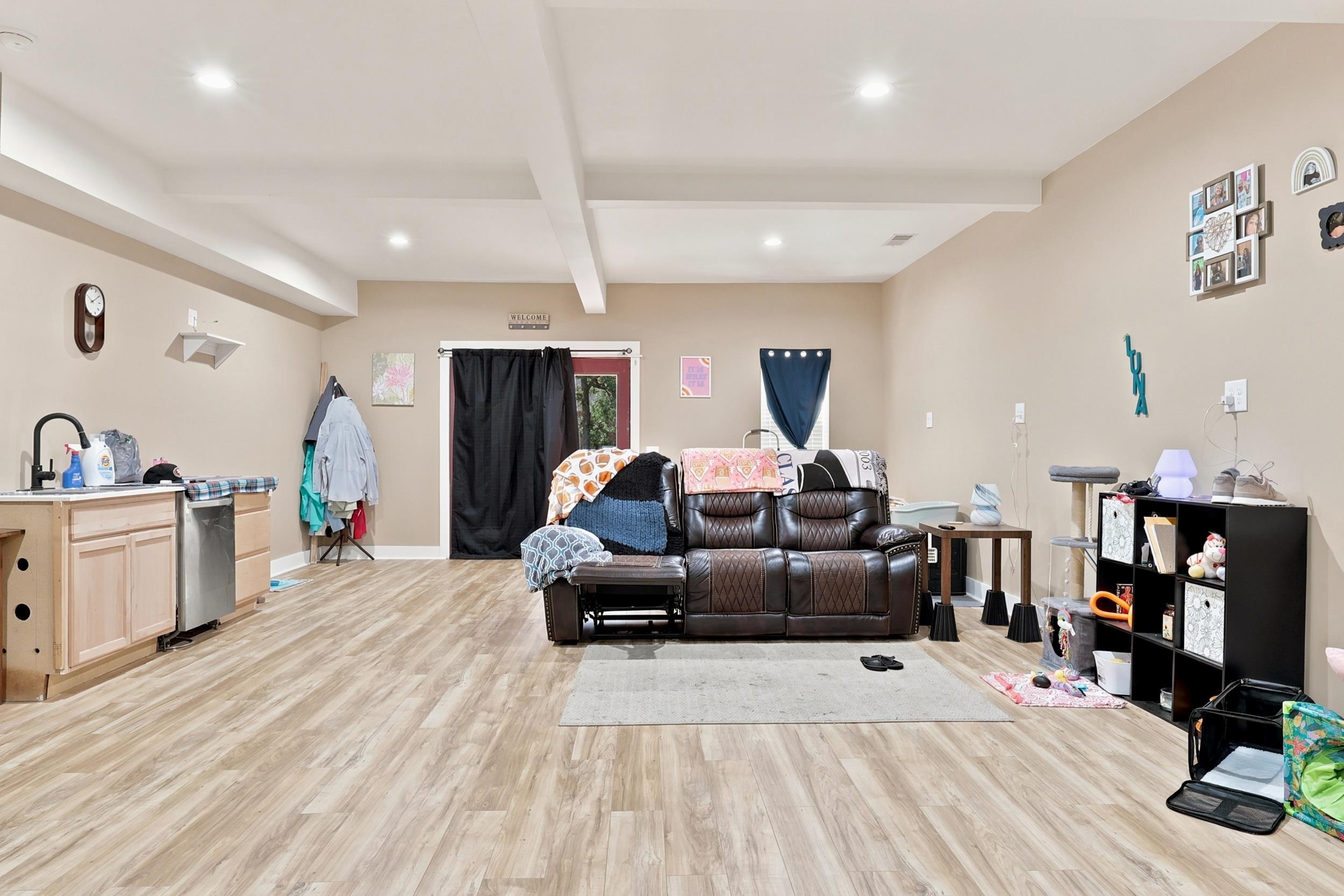219 Dozier St. Property Photo 3