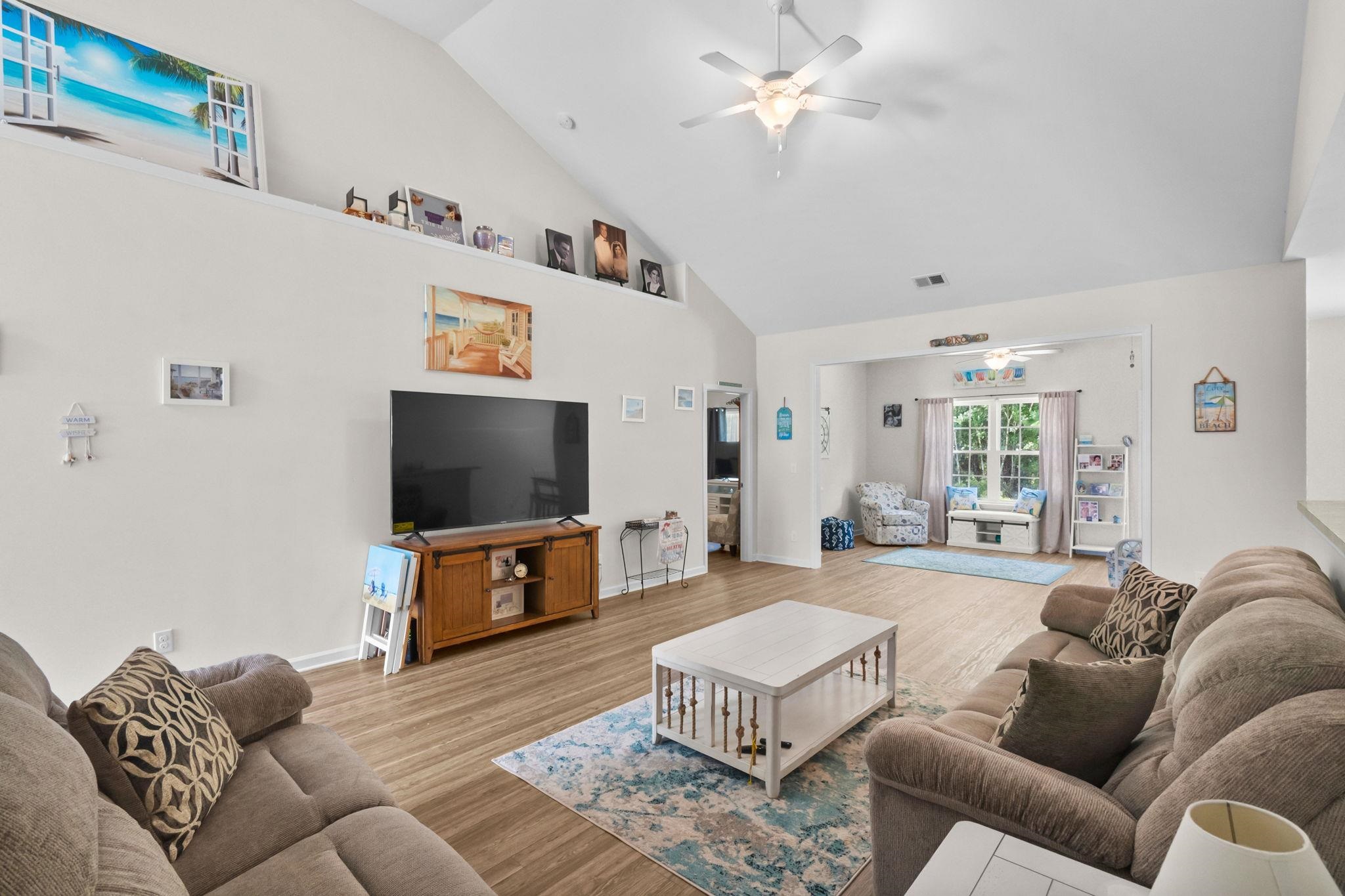 840 Windsor Rose Dr. Property Photo 14