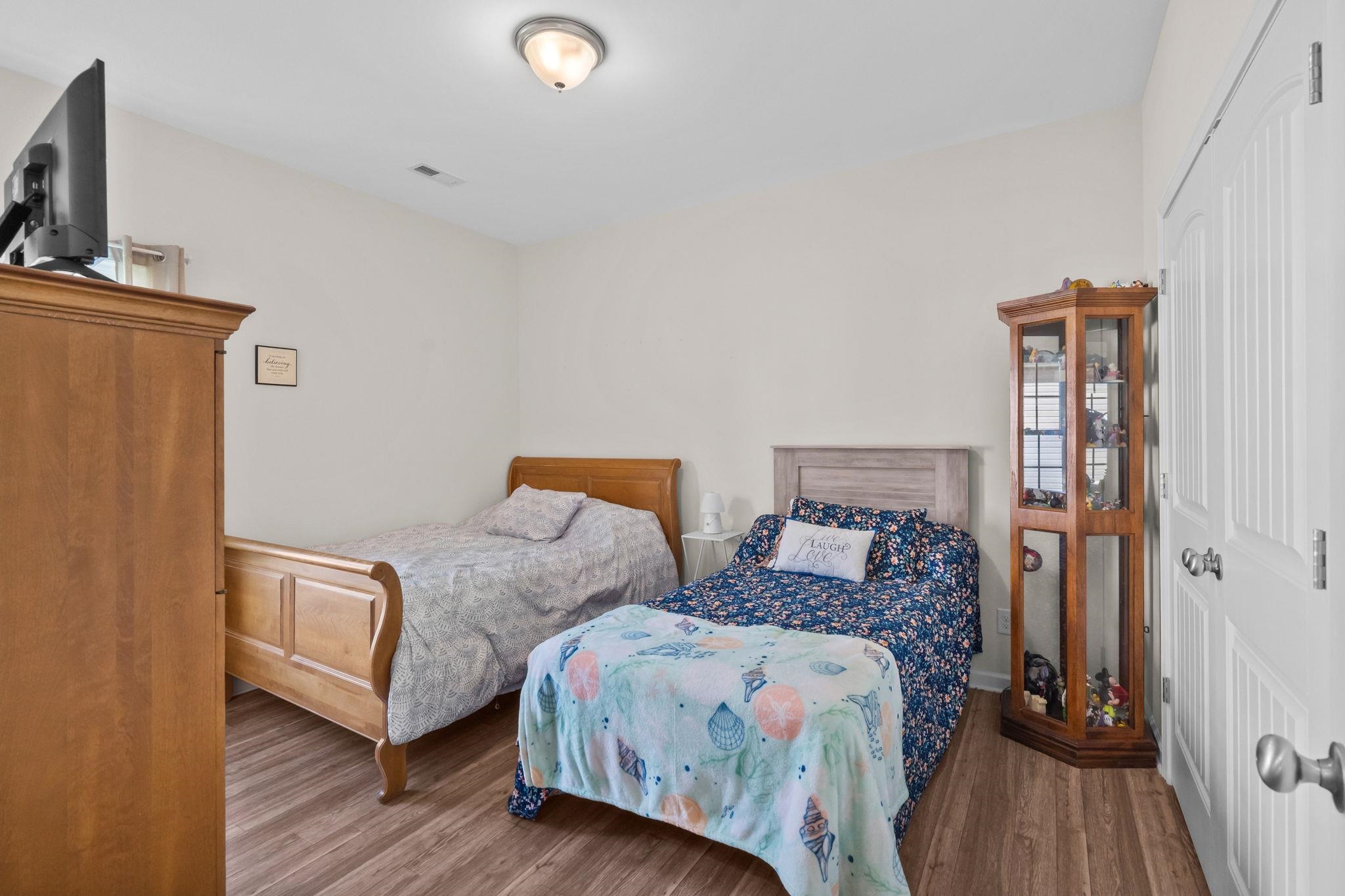 840 Windsor Rose Dr. Property Photo 43