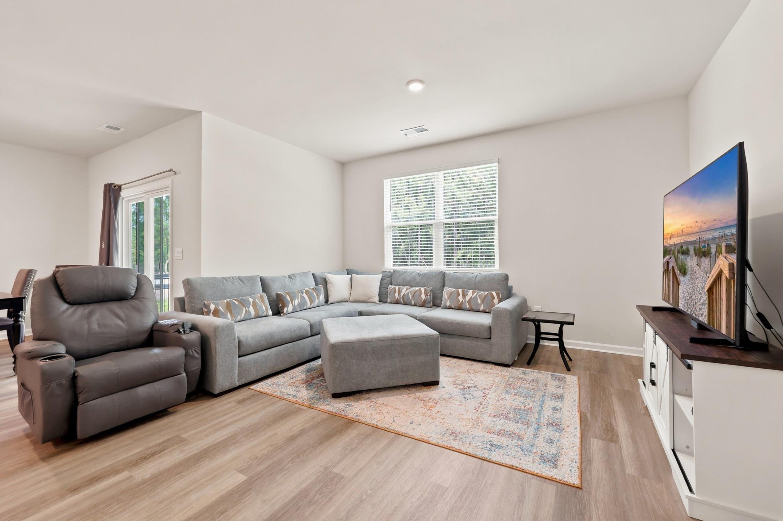 8093 Bear Claw Way Property Photo 9