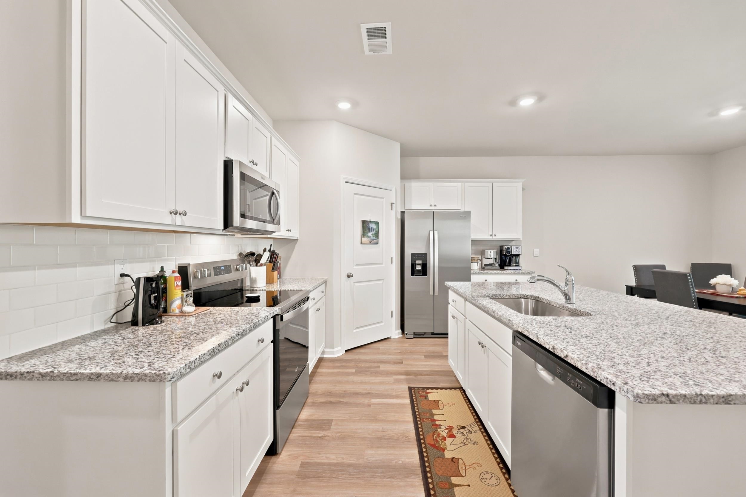 8093 Bear Claw Way Property Photo 14