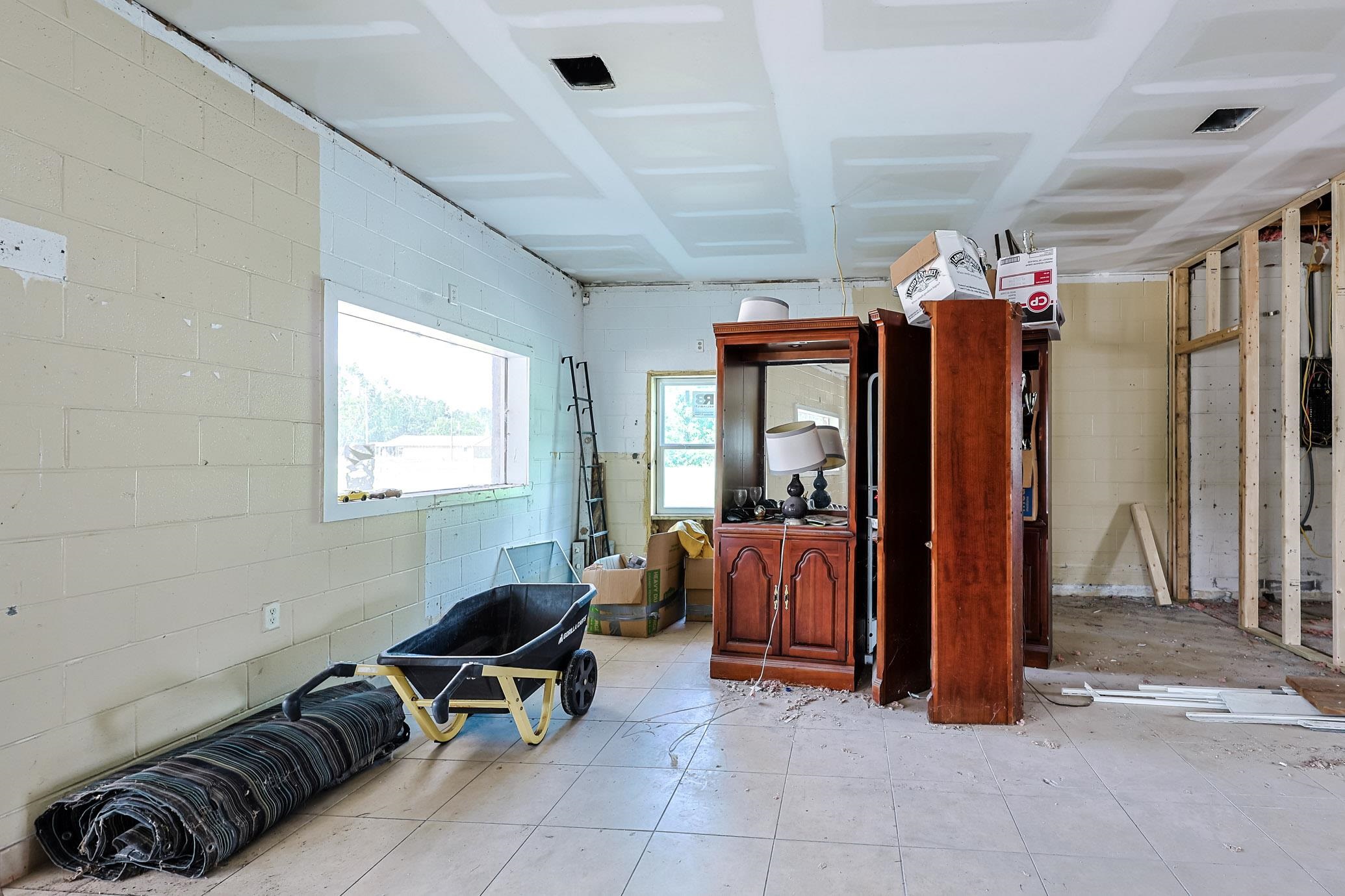 12132 Highway 905 Property Photo 7