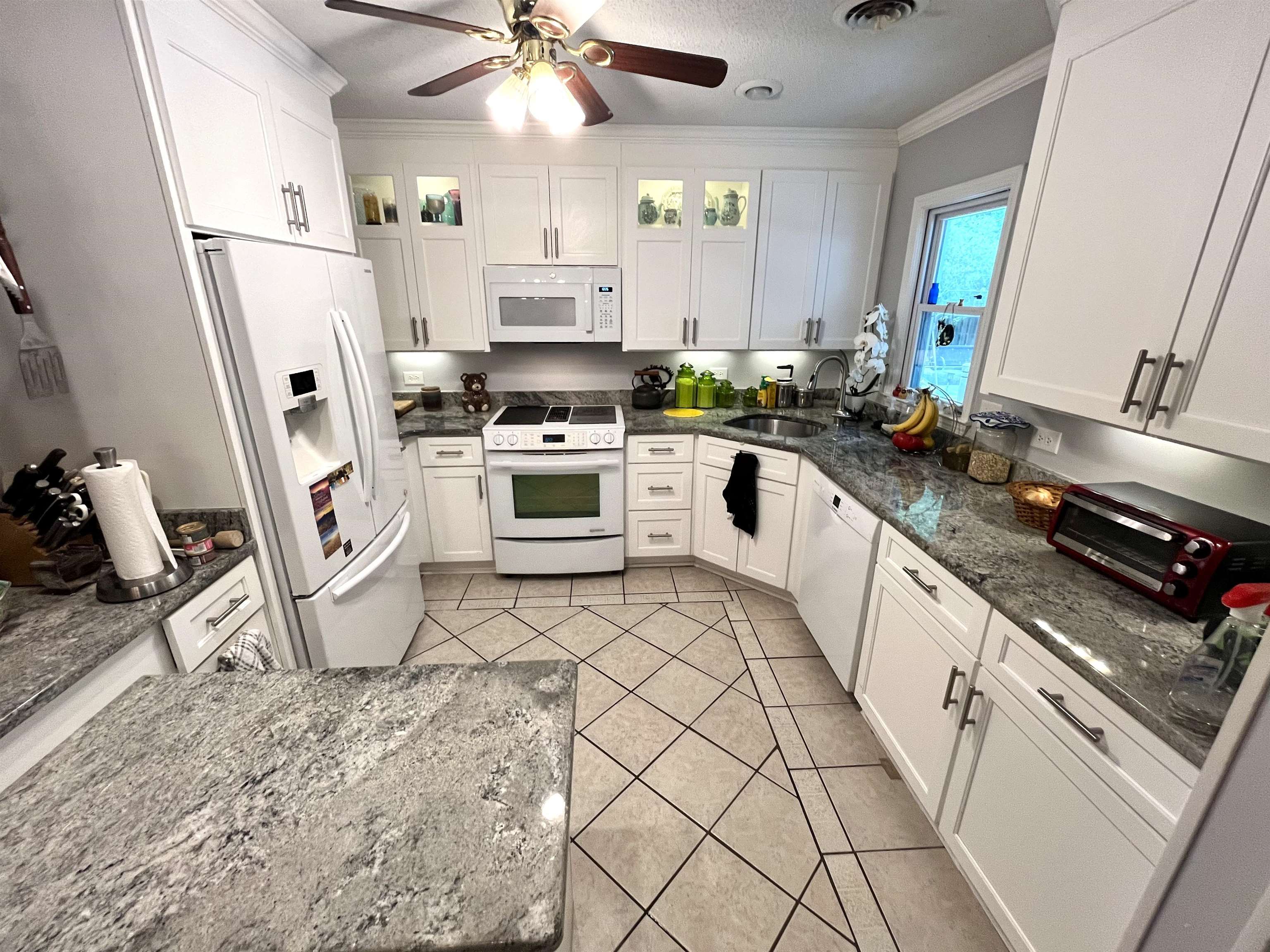 305 Troon Ln. Property Photo 5