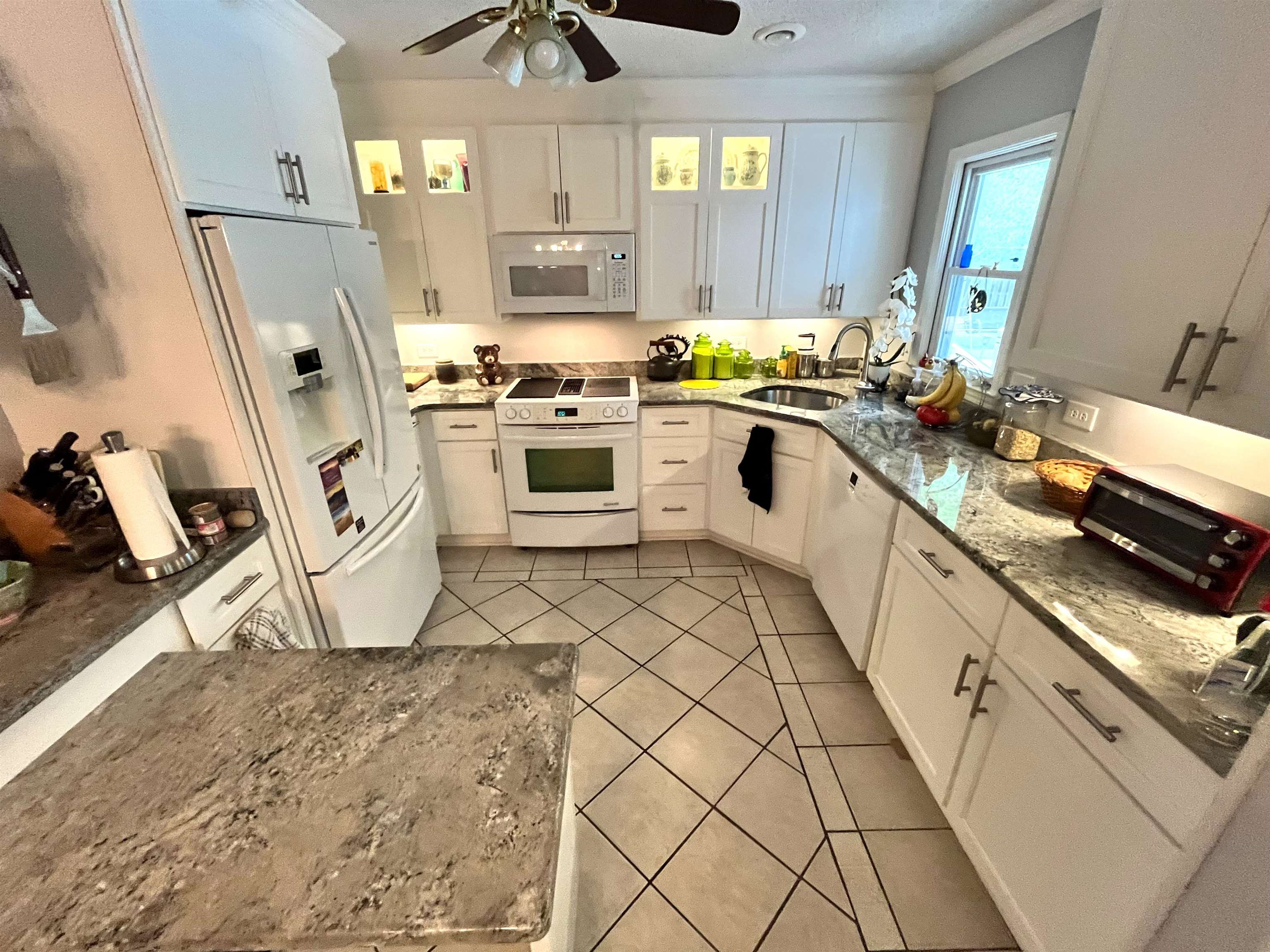 305 Troon Ln. Property Photo 6
