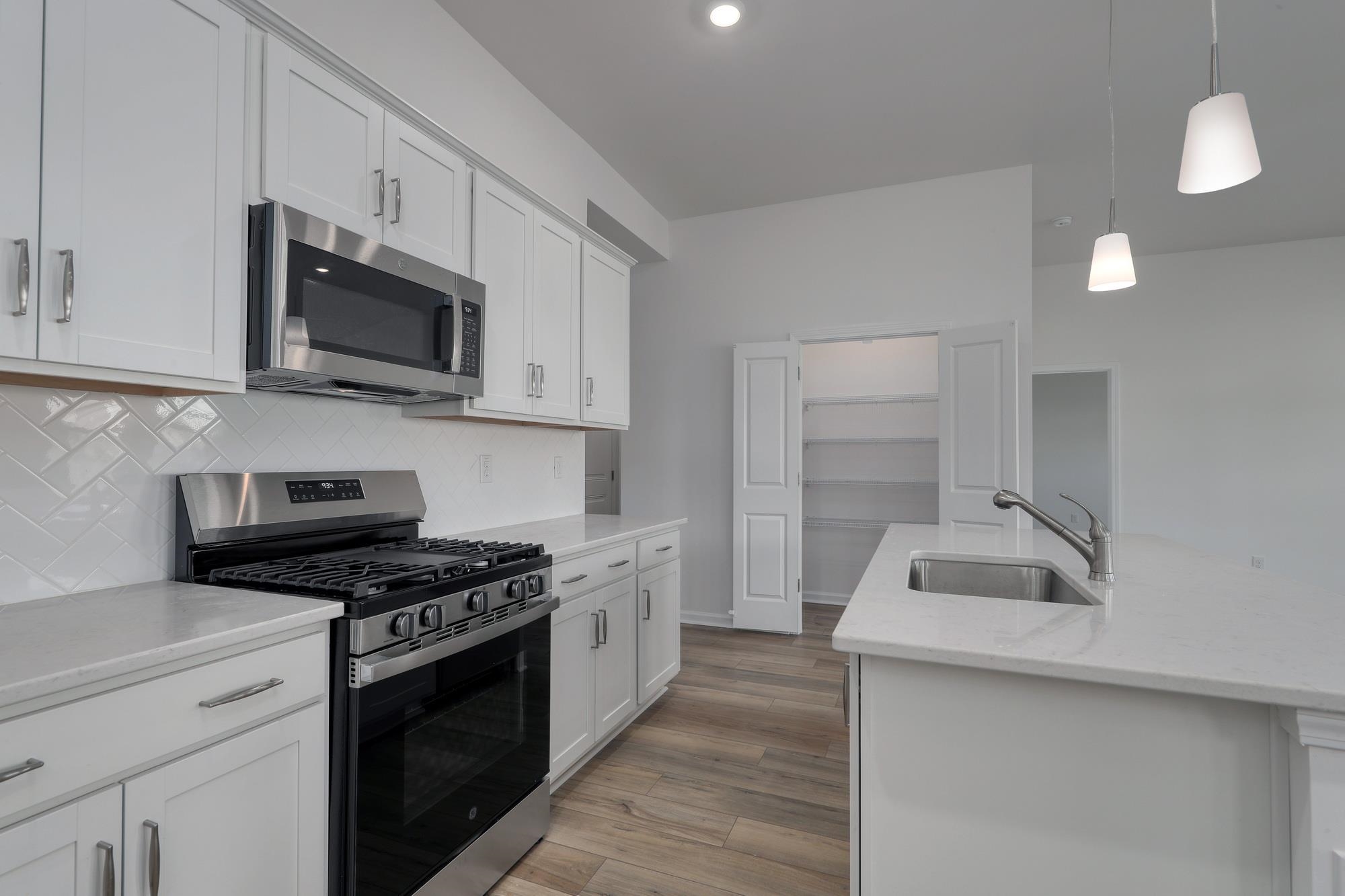 812 Wild Indigo Dr Property Photo 16