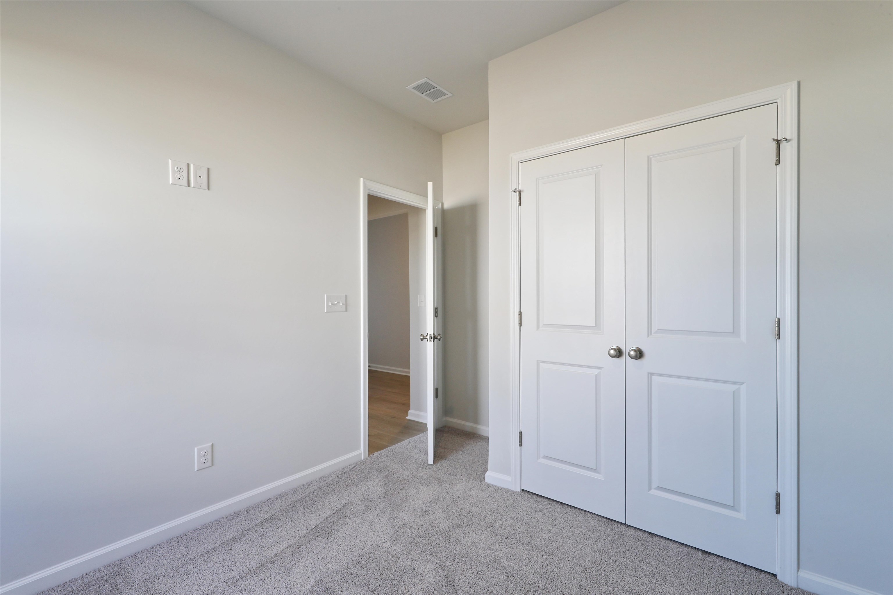 812 Wild Indigo Dr Property Photo 21