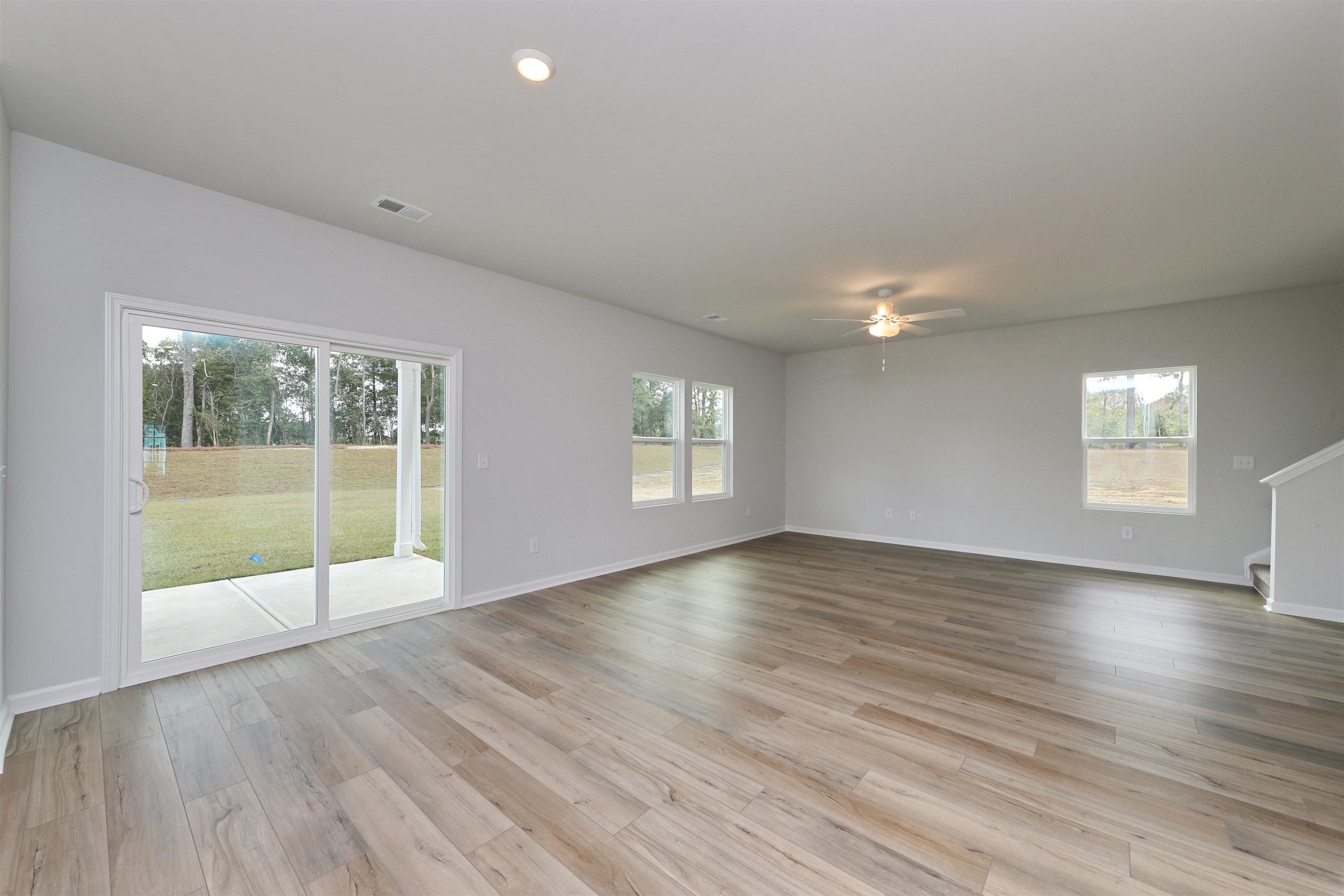 816 Wild Indigo Dr Property Photo 8