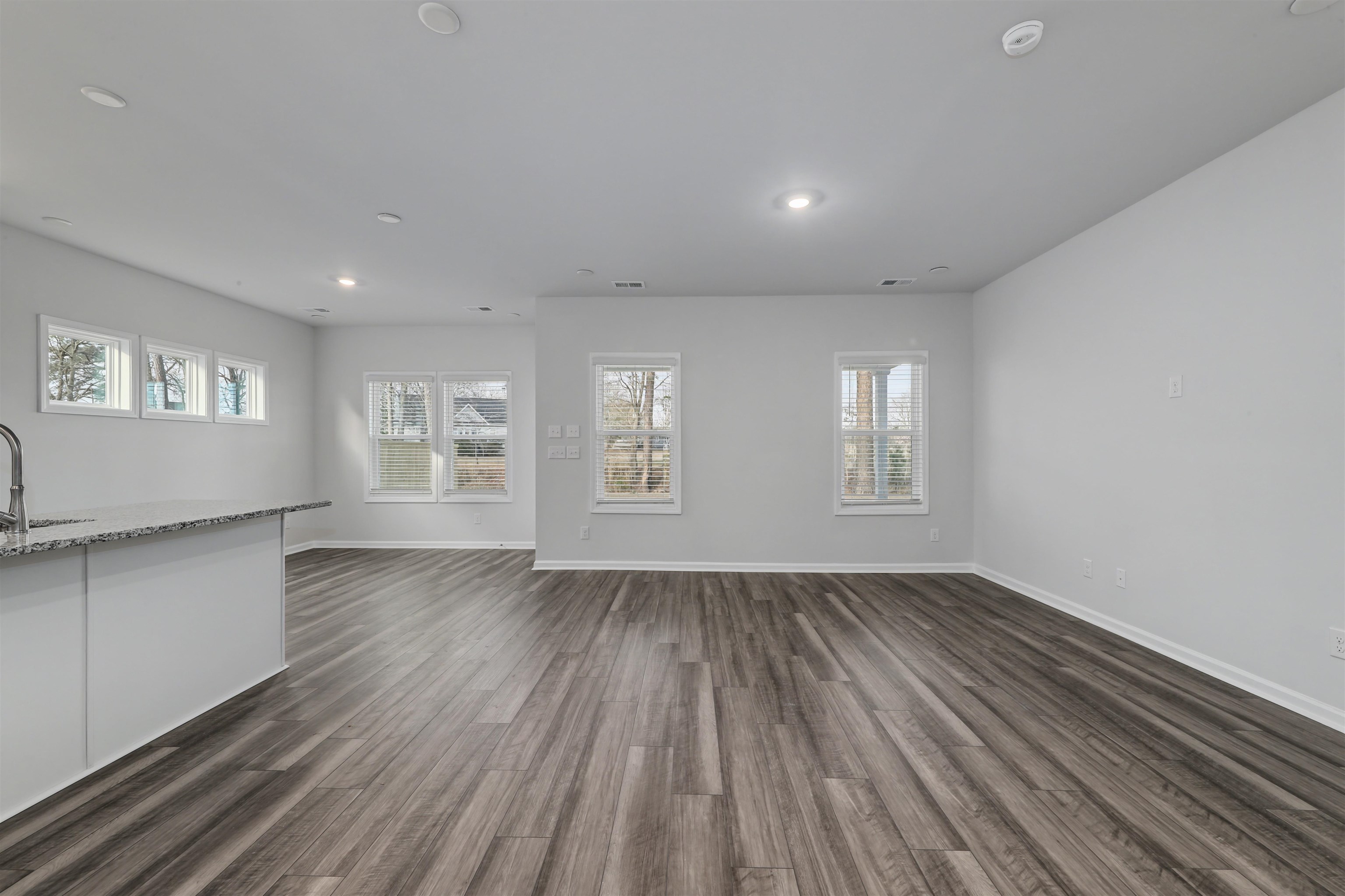 820 Wild Indigo Dr Property Photo 8