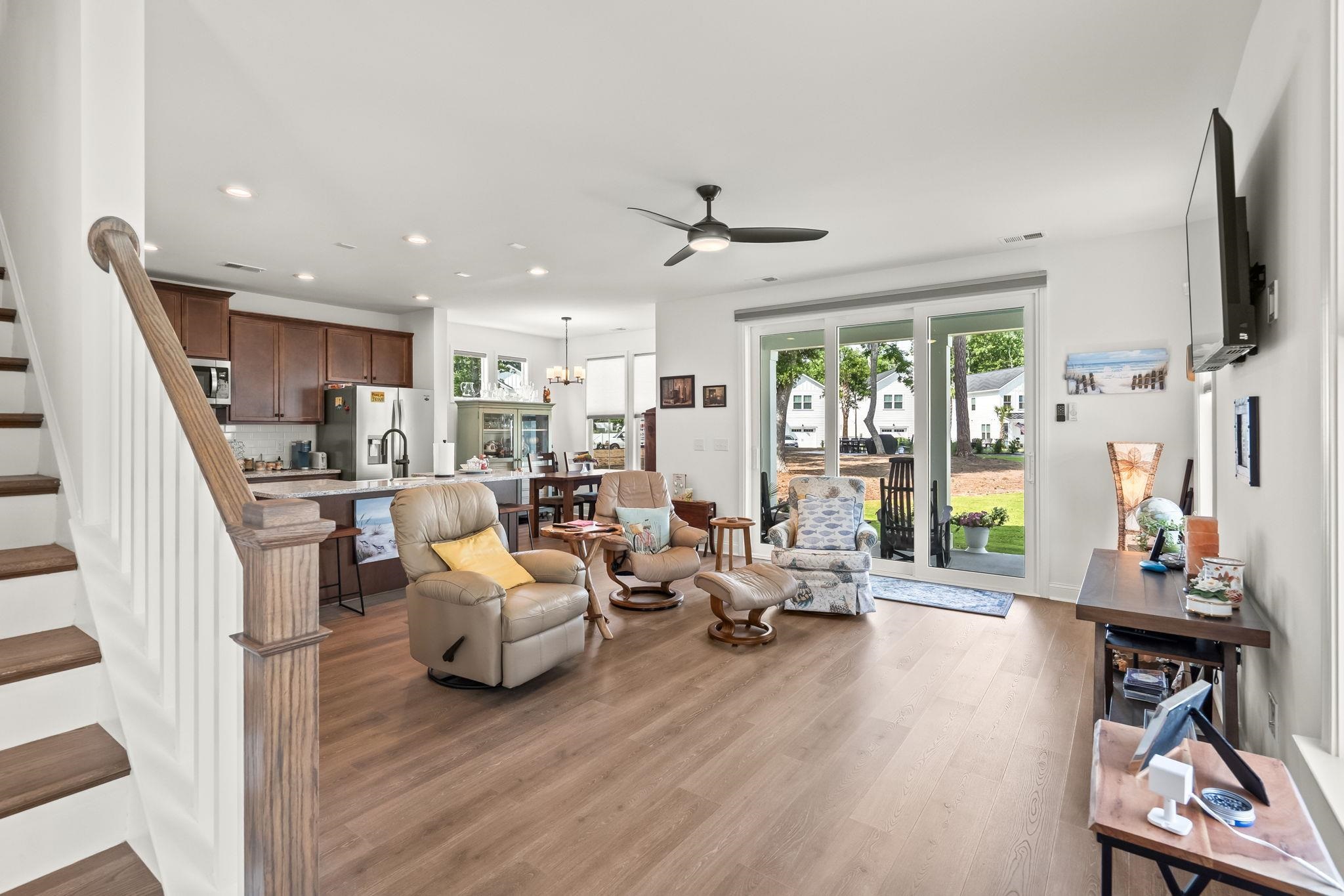 2527 Hillbourne Loop Property Photo 4