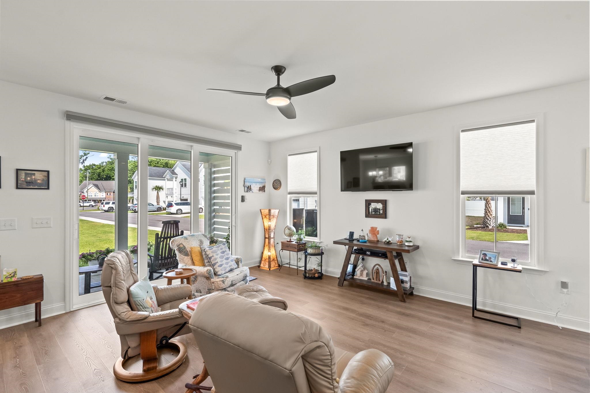 2527 Hillbourne Loop Property Photo 5
