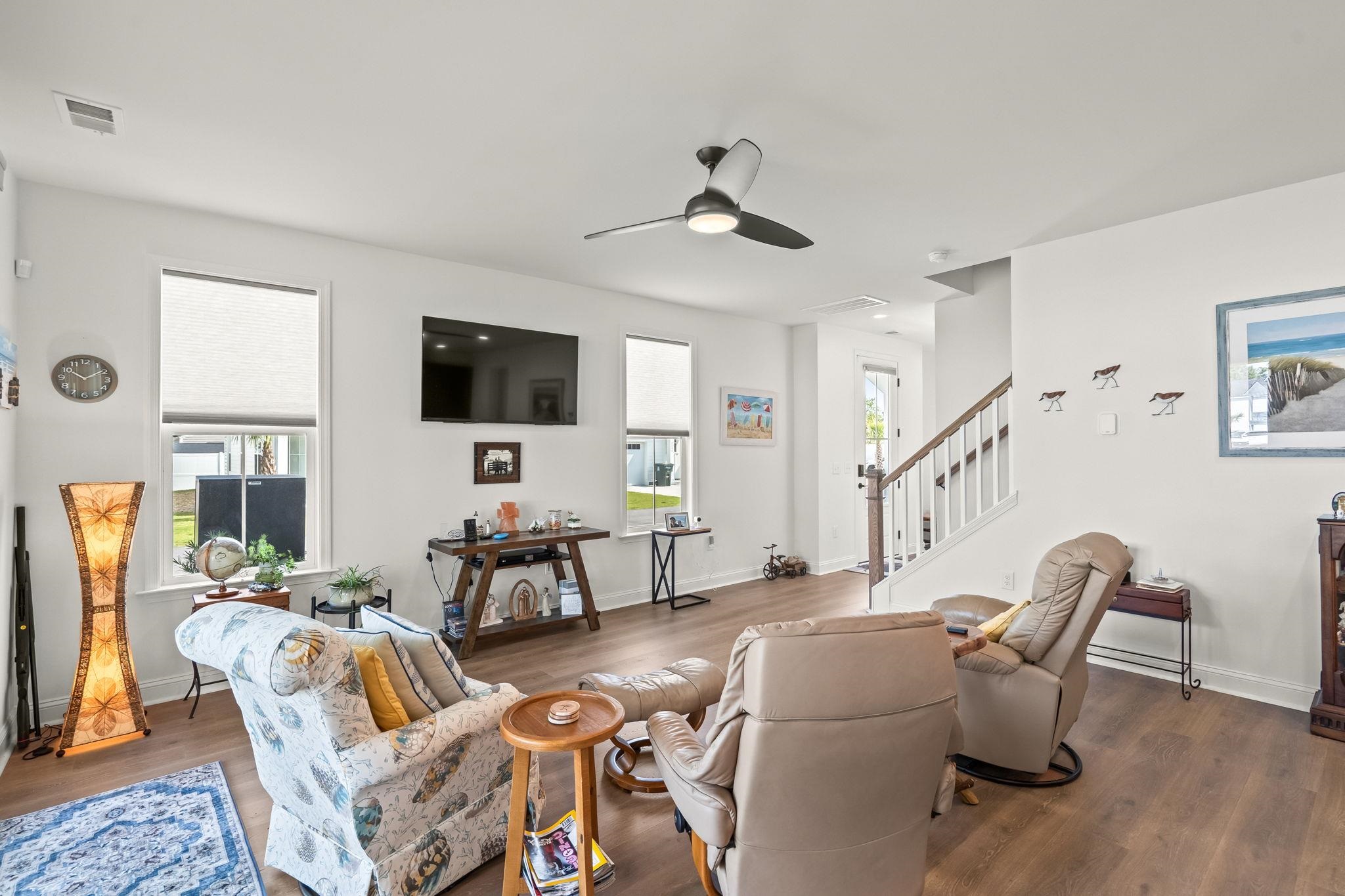 2527 Hillbourne Loop Property Photo 6