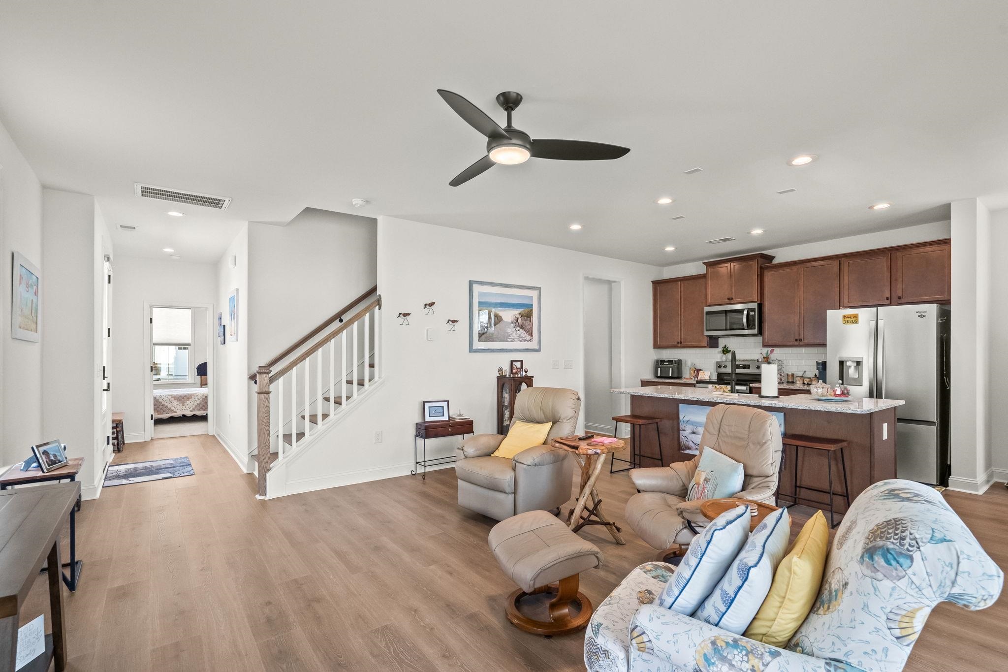 2527 Hillbourne Loop Property Photo 7
