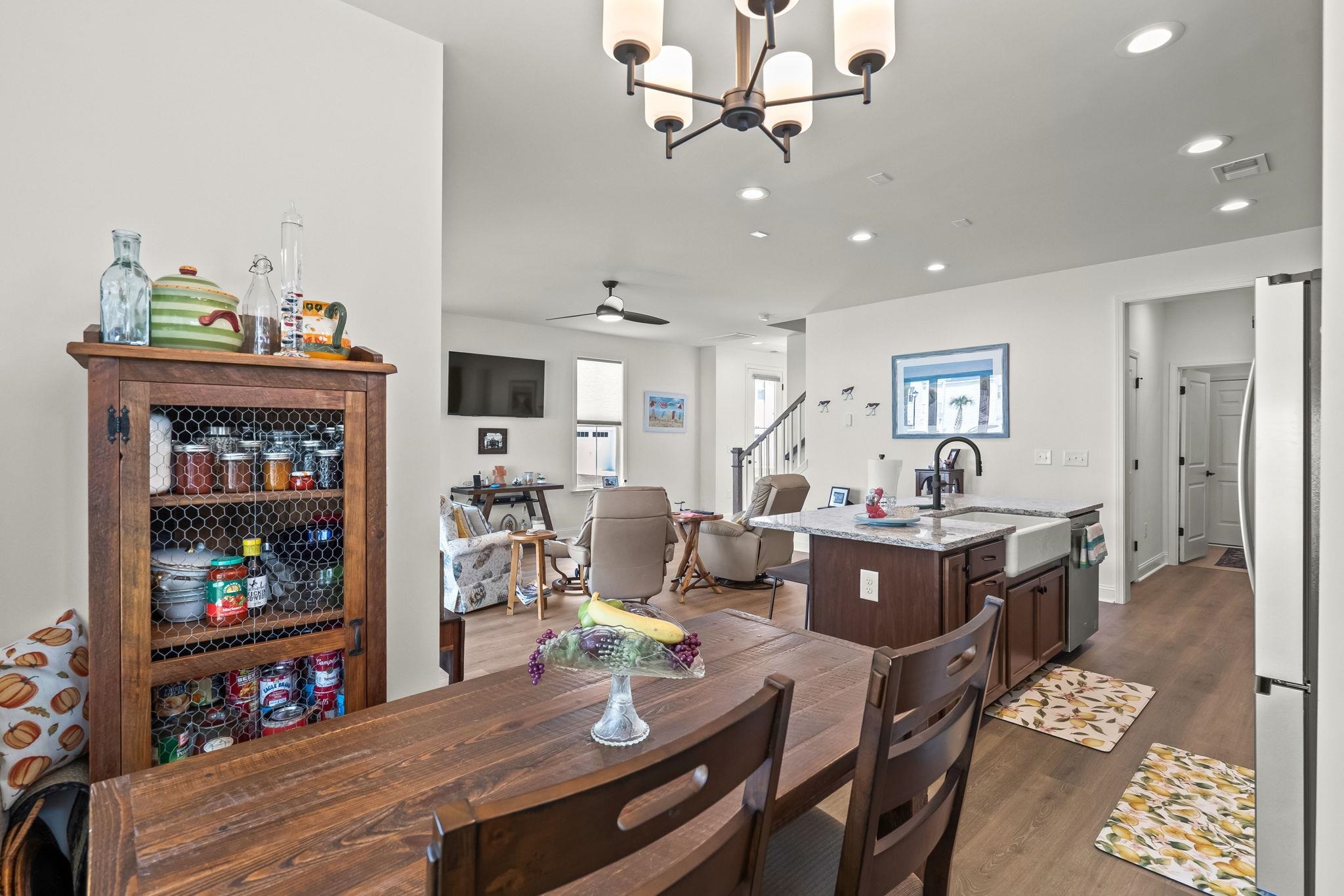 2527 Hillbourne Loop Property Photo 13