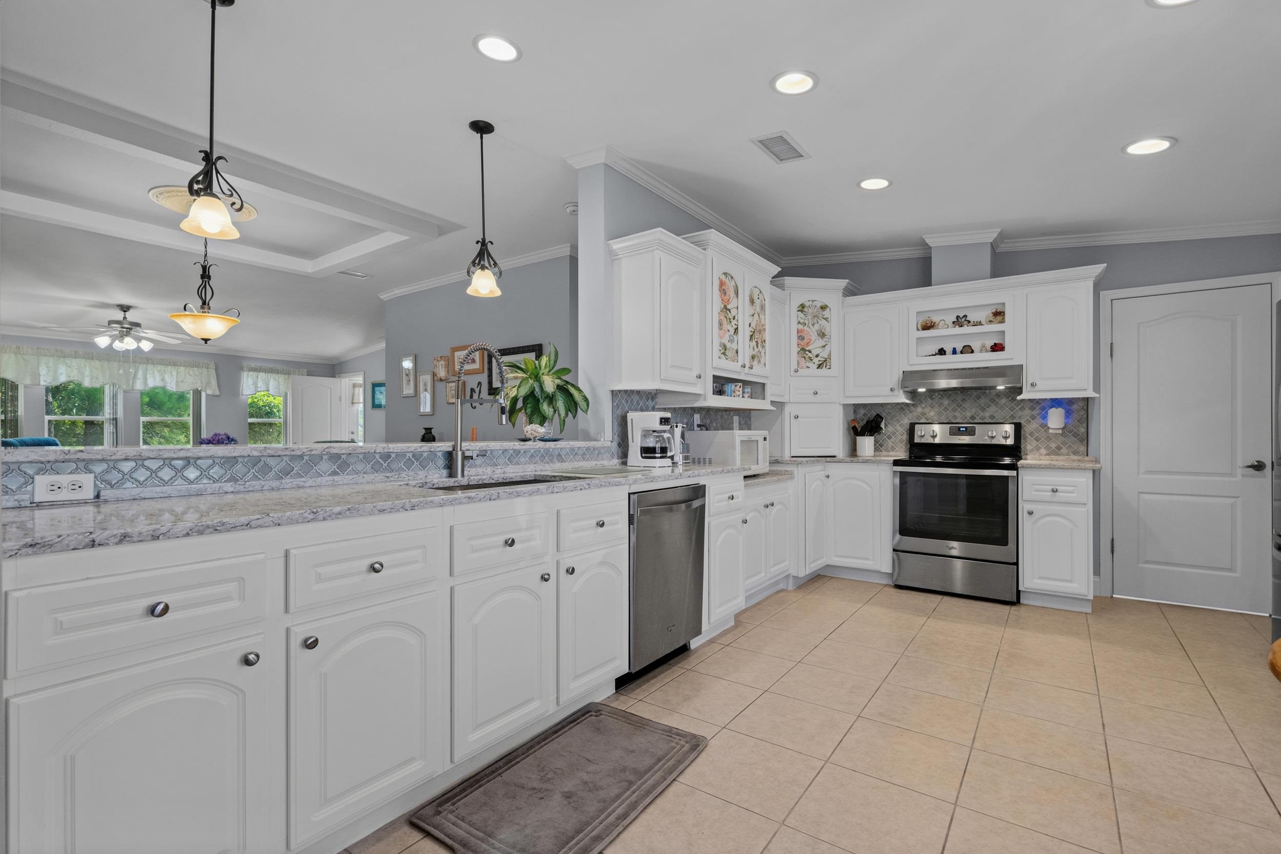 177 Wellspring Dr. Property Photo 8