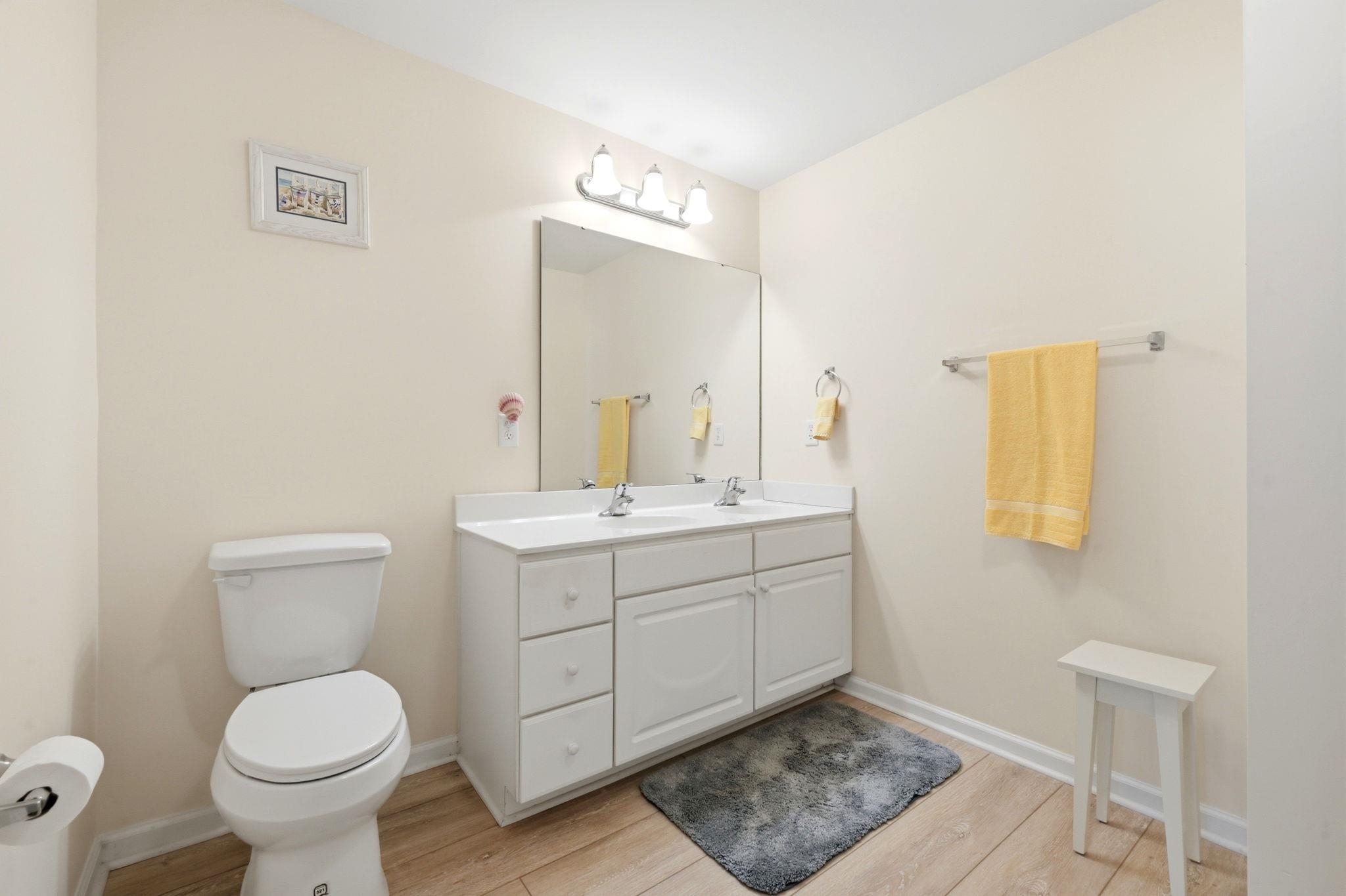 4366 Rivergate Ln. Property Photo 14