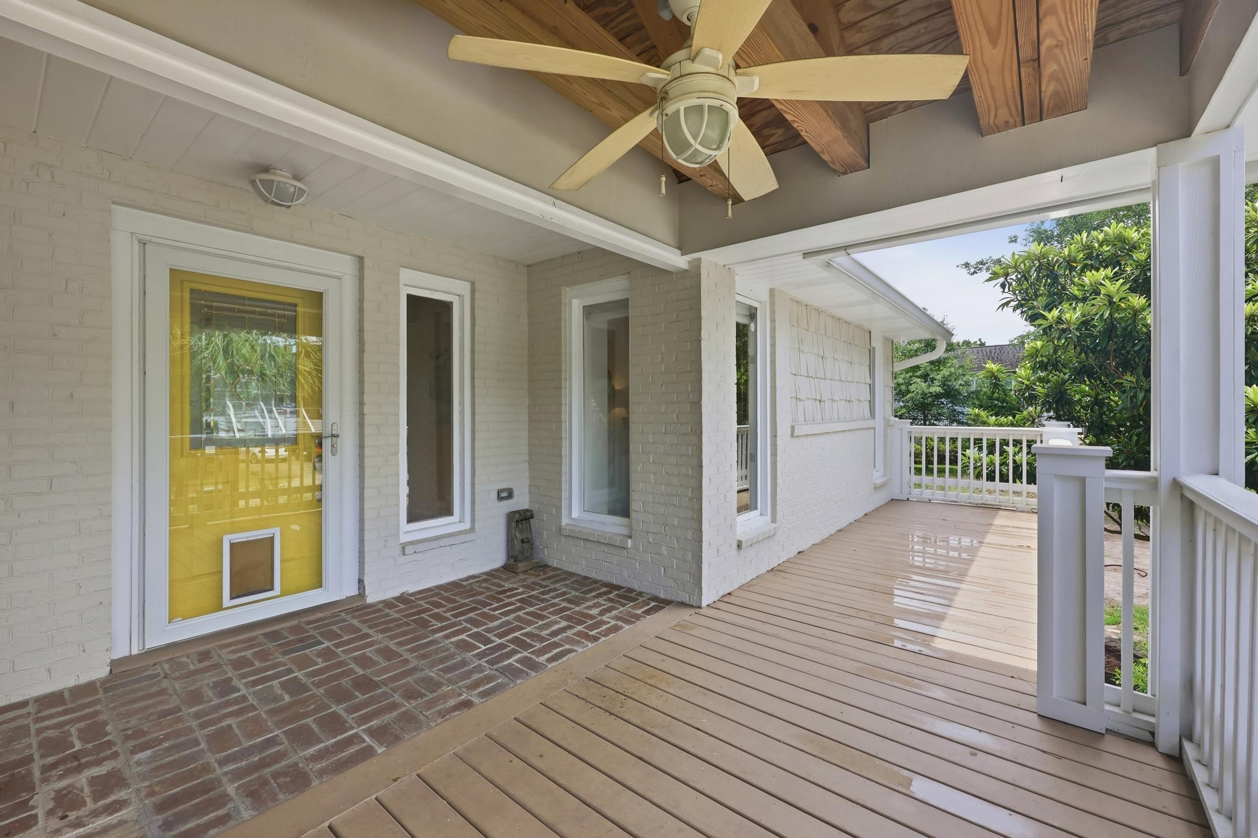 366 Lakeshore Dr. Property Photo 4