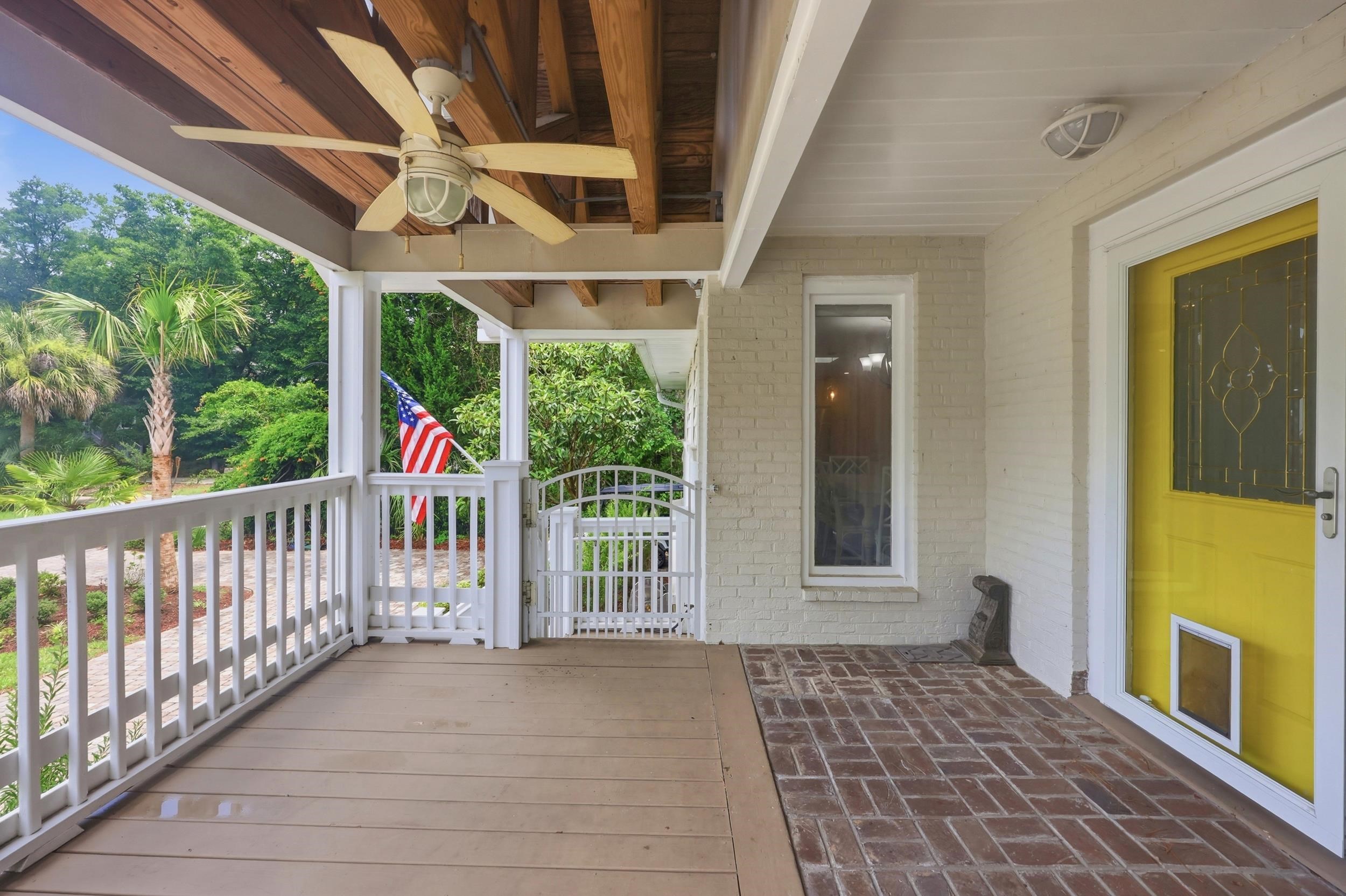 366 Lakeshore Dr. Property Photo 5